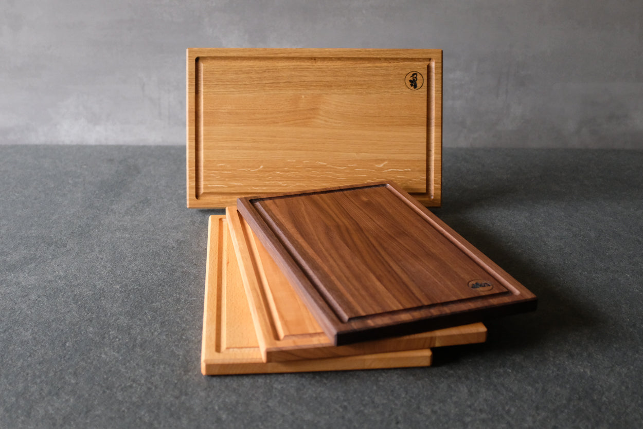 Schneidebretter mit Saftrille