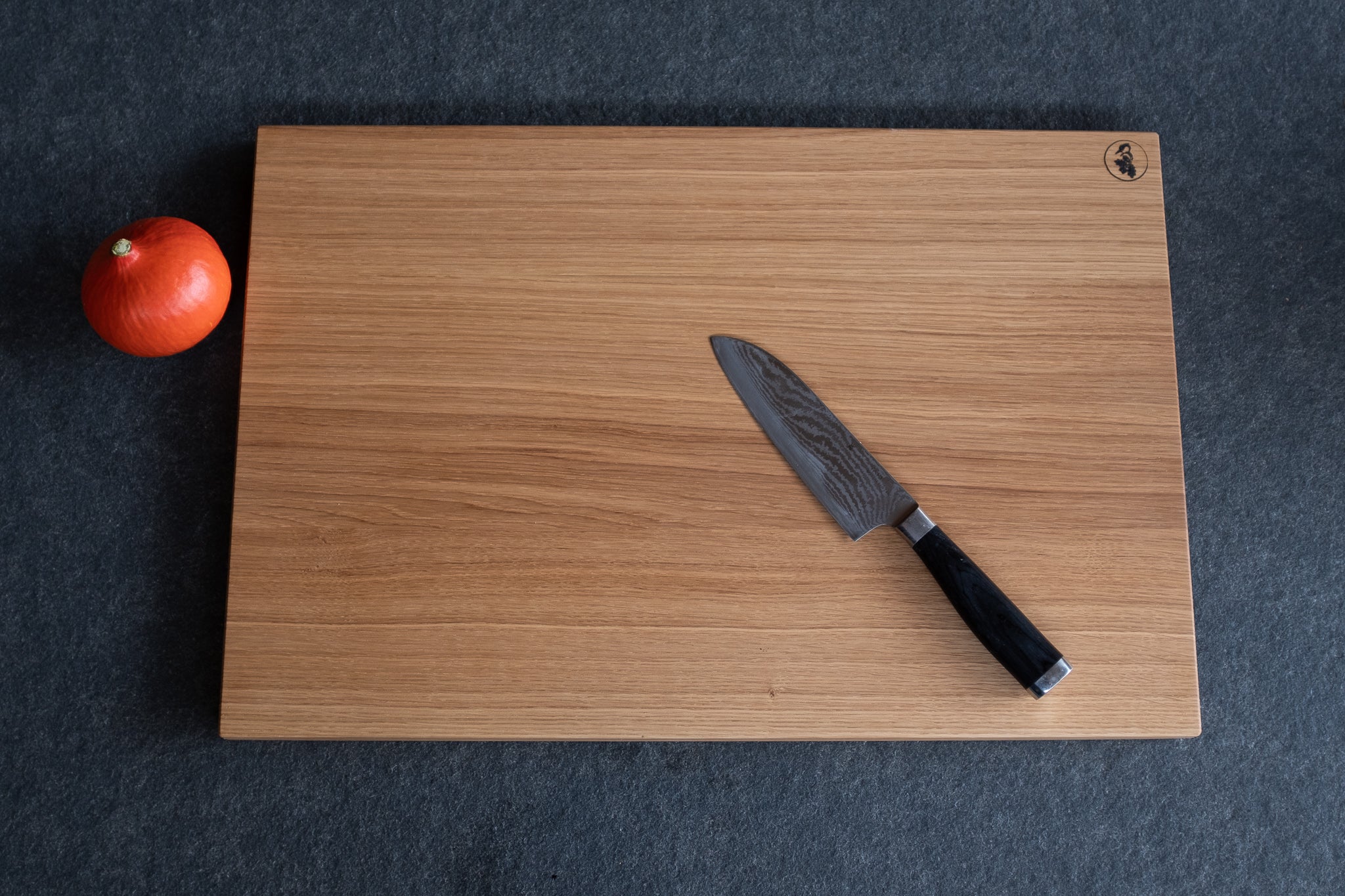 Backbrett aus Eiche mit Messer