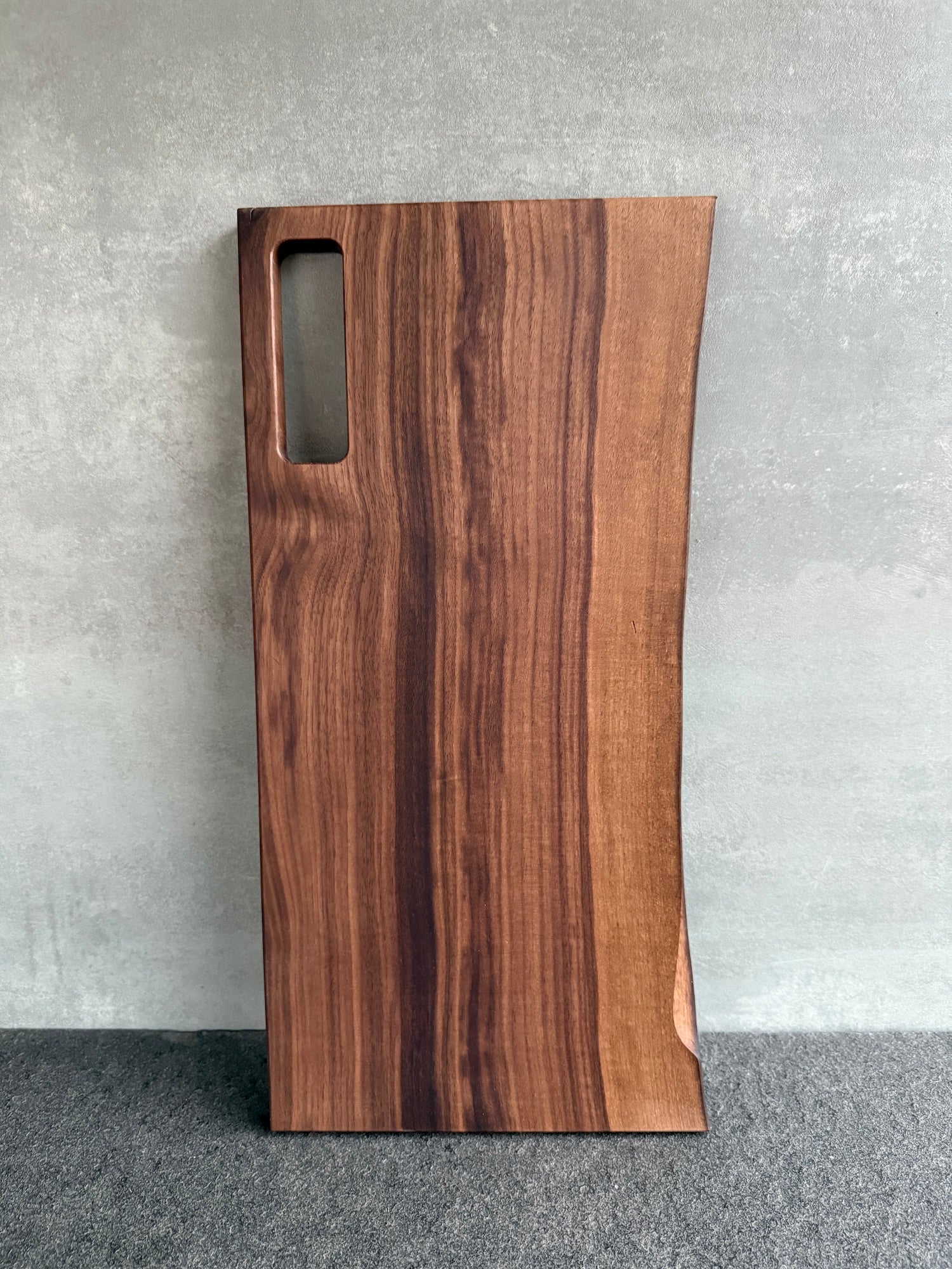 Serviebrett aus Nussbaum Massivholz