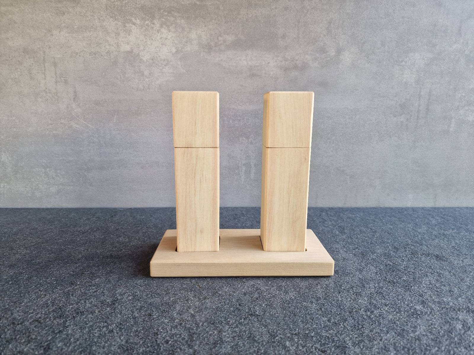 Heimische Hainbuche Pfeffermühle groß und Salzmühle klein. Verbaut wurde ein Strässler Mahlwerk.