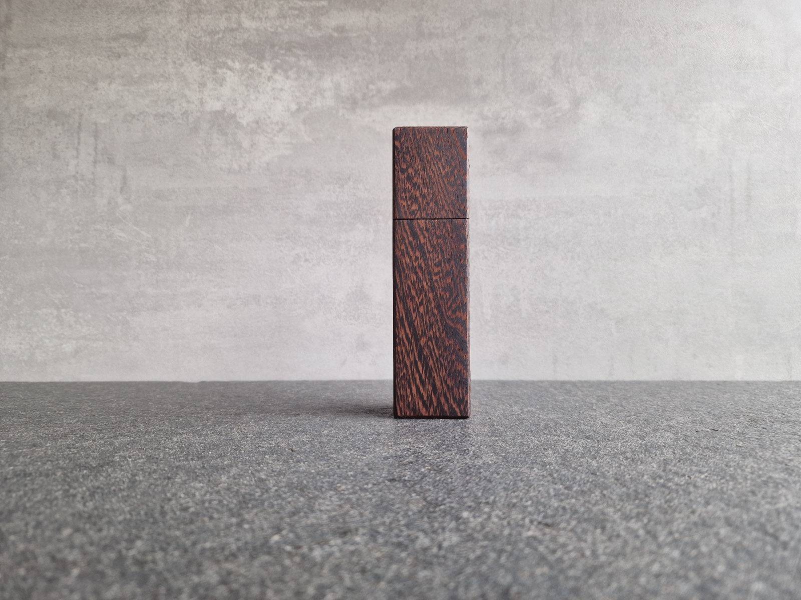 Edle Salzmühle oder Pfeffermühle • 18 cm • hochwertiges Strässler Schneidewerk - Spessartbrett