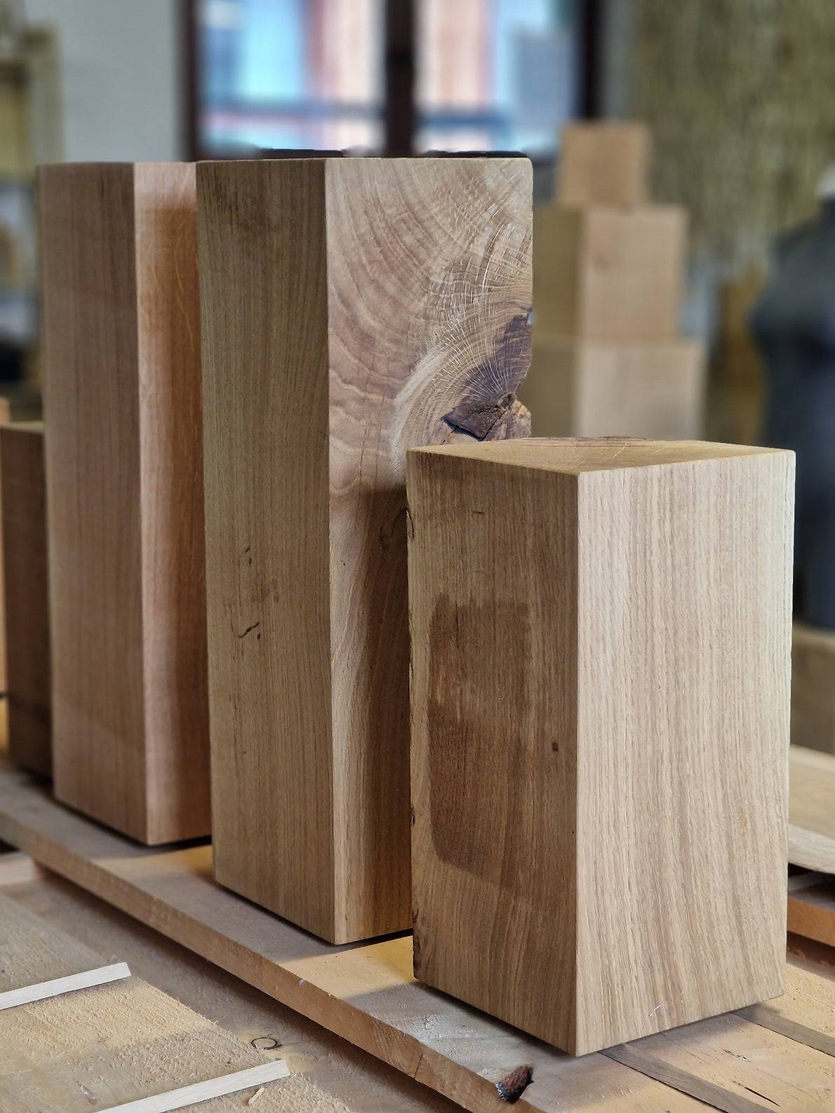 Spessarteiche Klötze in verschiedenen Größen