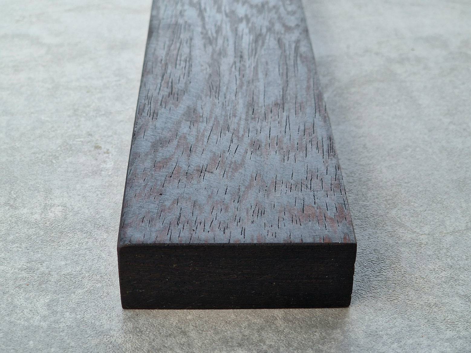 Detailaufnahme Wenge Messerhalter.