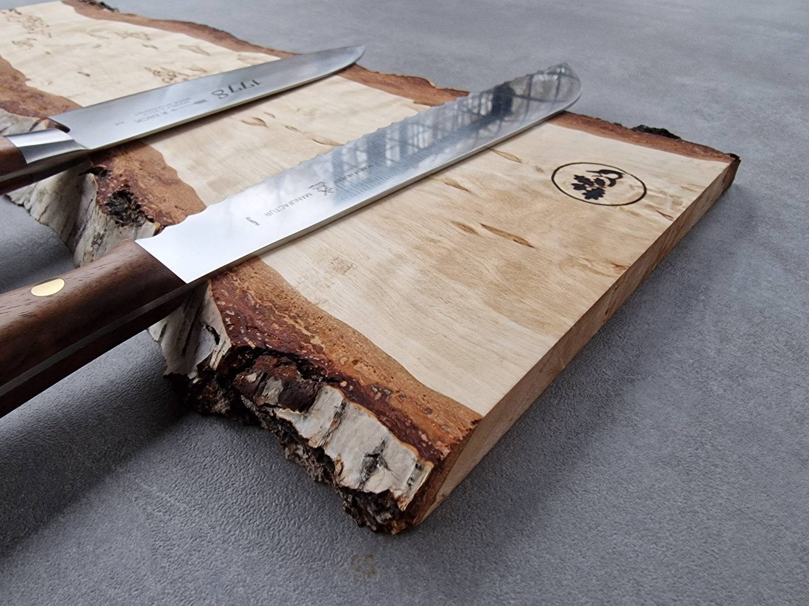 Detailansicht Messerhalter aus Maserbirke.