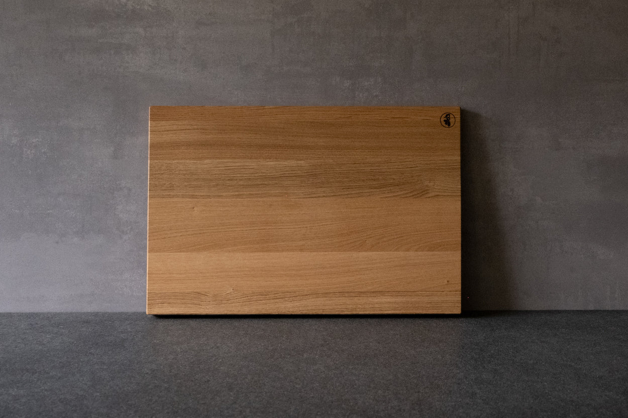 Backbrett mit einem Anschlag in Eiche