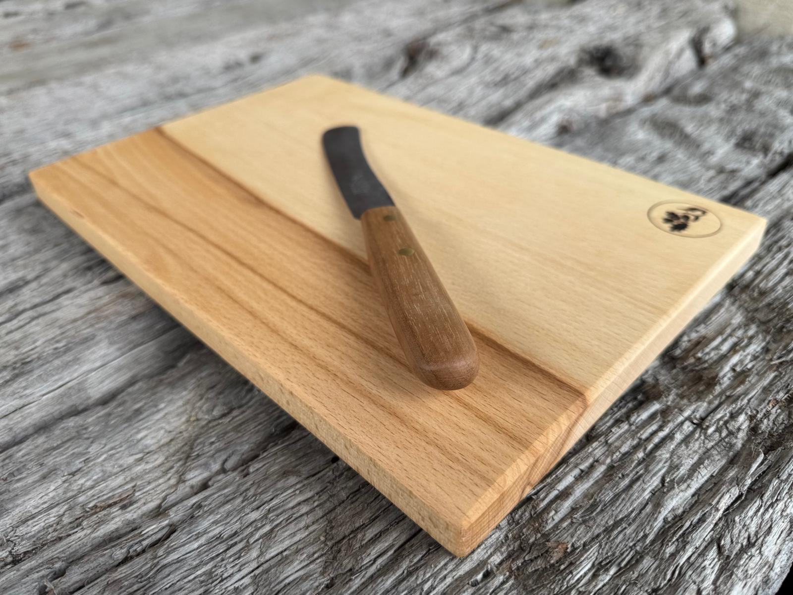 Minimalistisches Design aus massivem Holz
