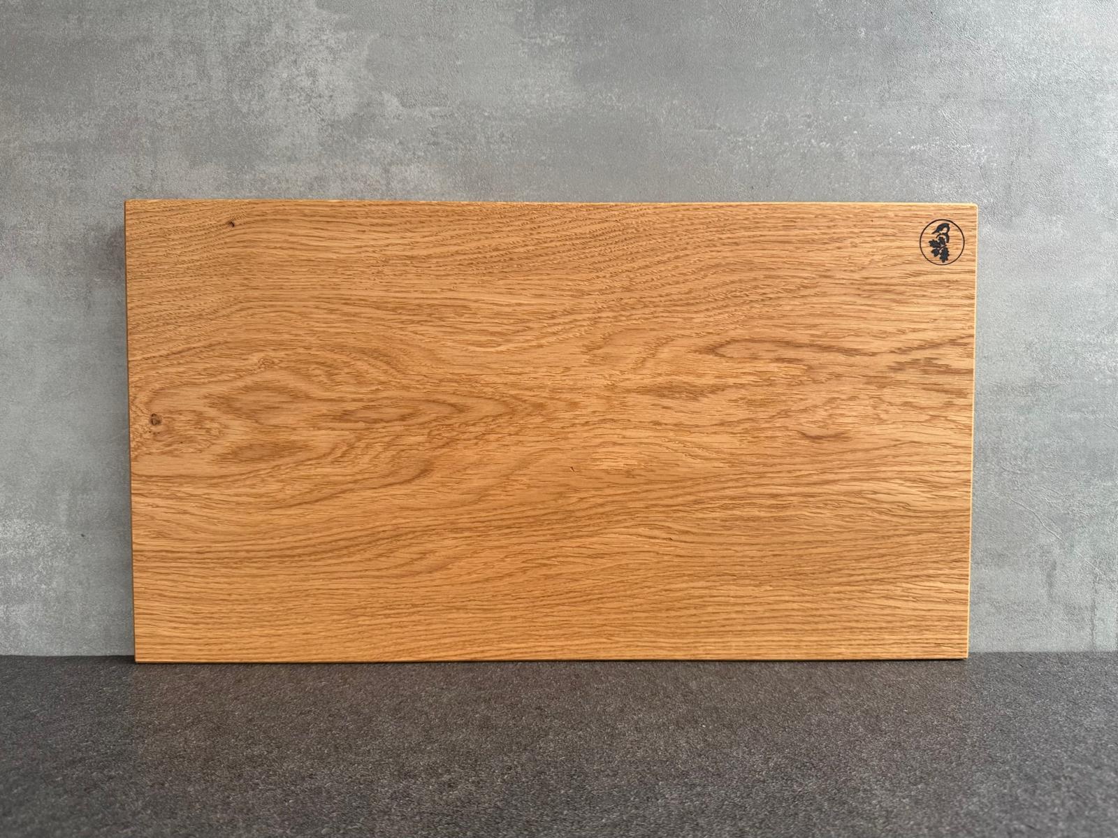 Rechteckiges Schneidebrett aus Spessart-Eiche, aus einem Stück gefertigt - Spessartbrett