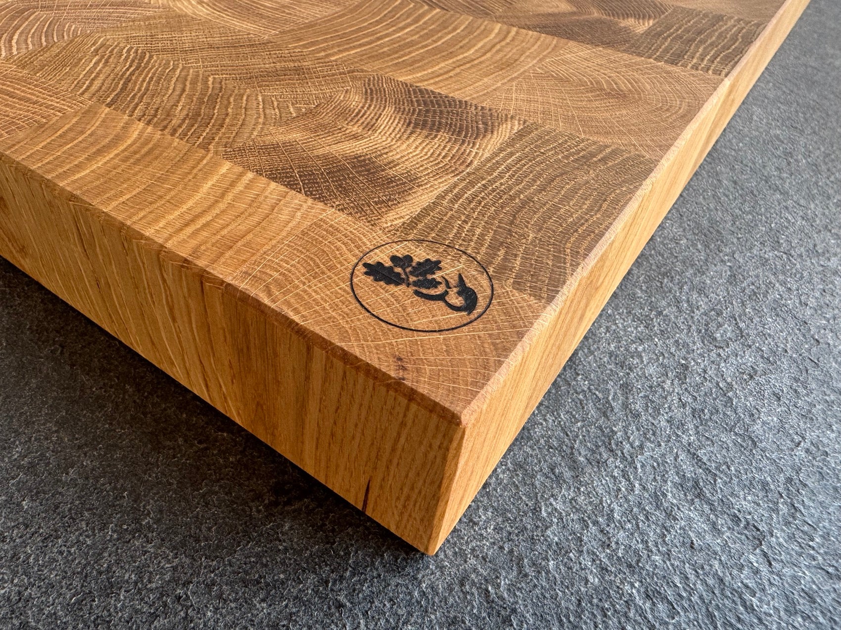 Ecke von einem Eiche Hirnholz Schneideblock von Spessartbrett.