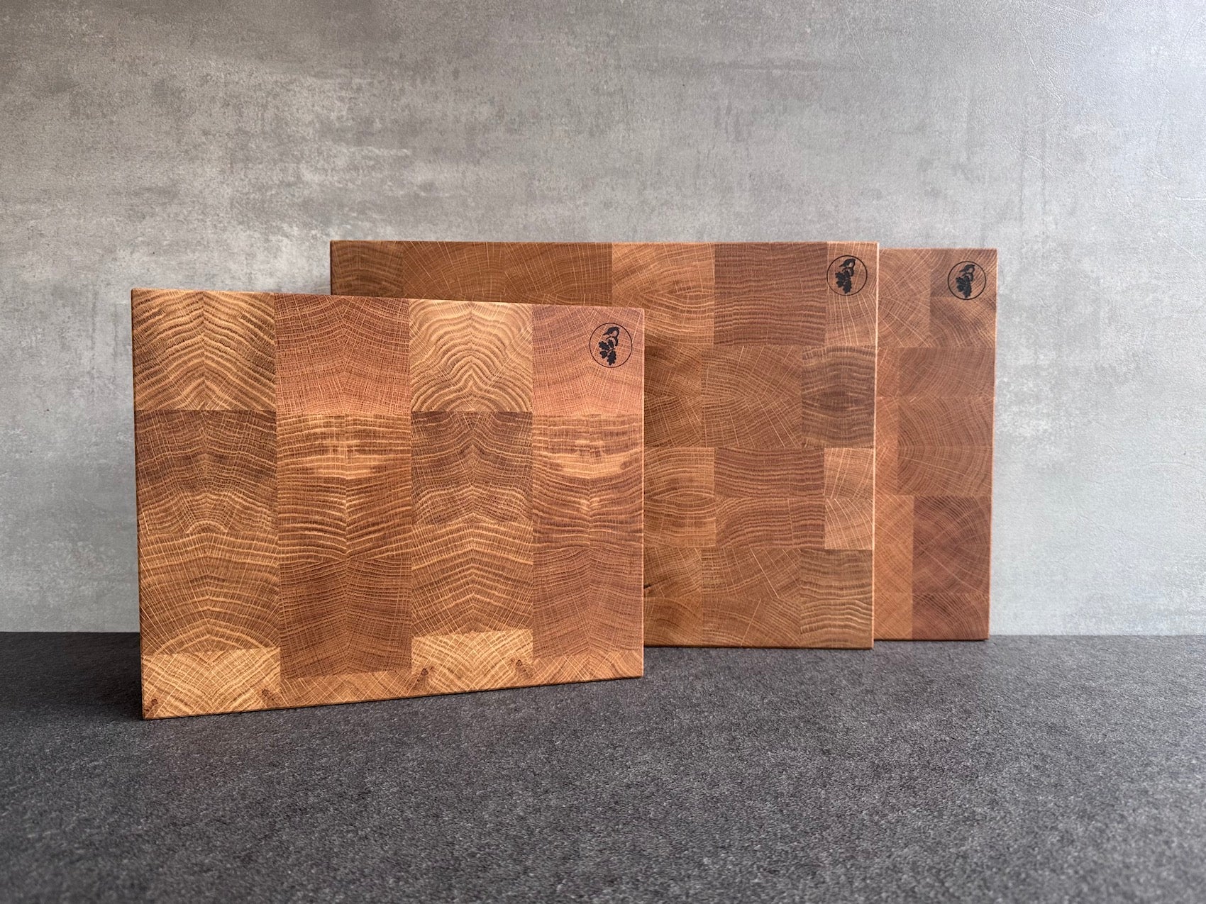 Stirnholz Schneidebrett 2,5 cm dick in Eiche und Nussbaum