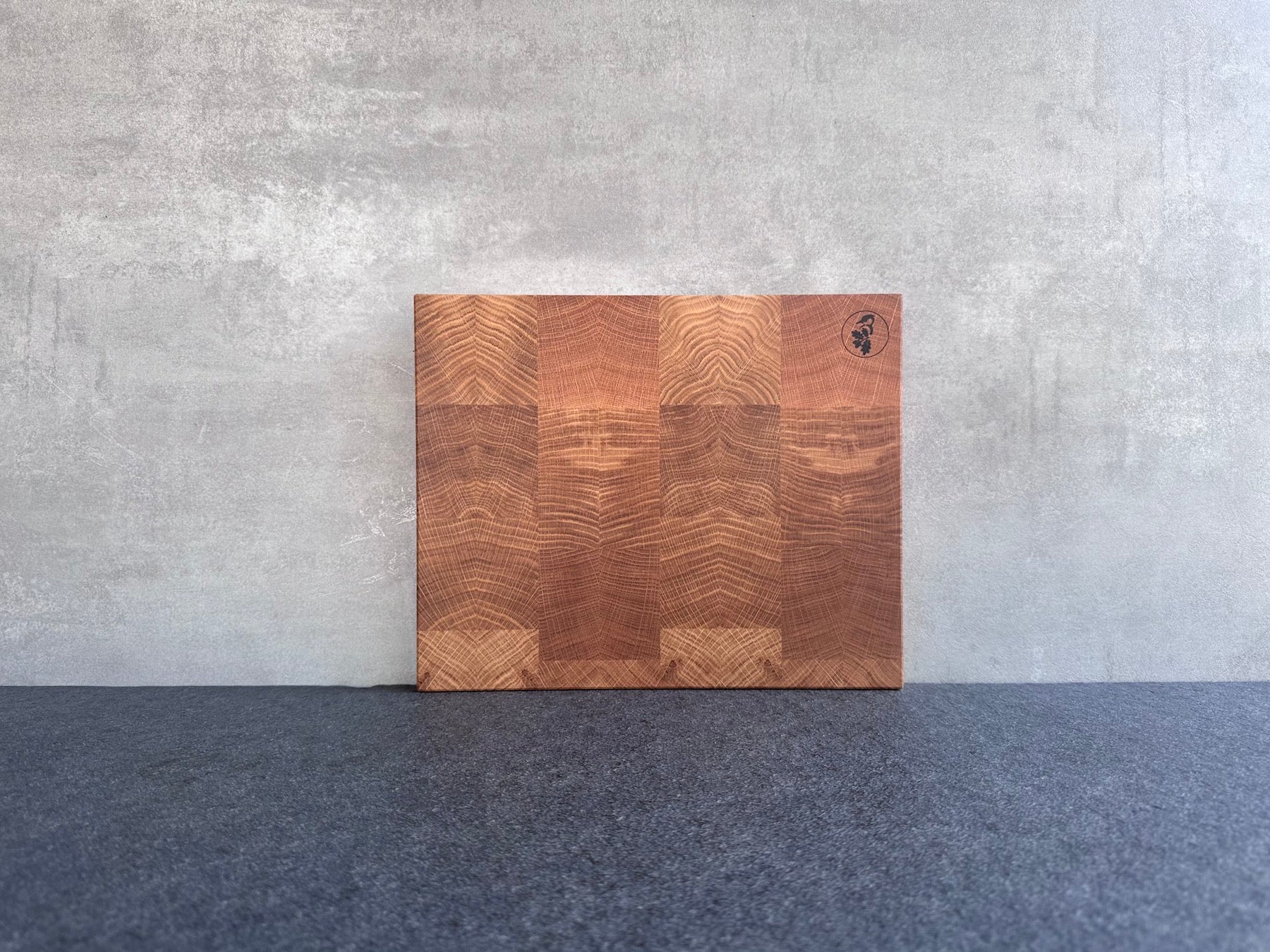 30 cm breites Eiche Stirnnholz Schneidebrett.