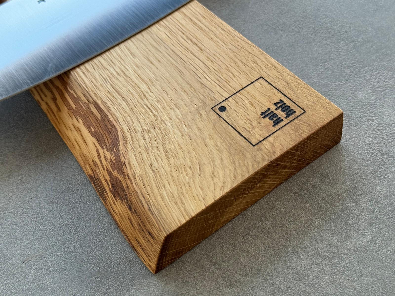 Magnetische Messerleiste aus Spessarteiche mit Baumkante – für 6–7 Messer