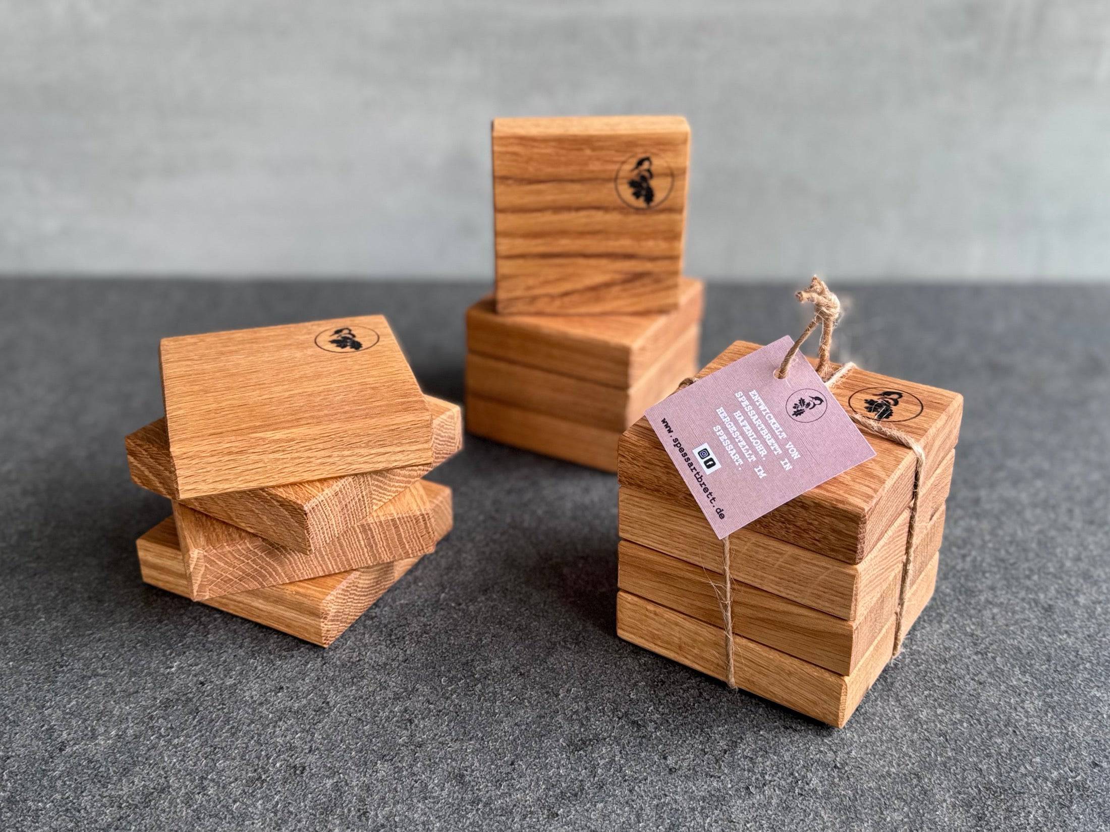 3 Vierer-Sets kleine Untersetzer aus Eiche.