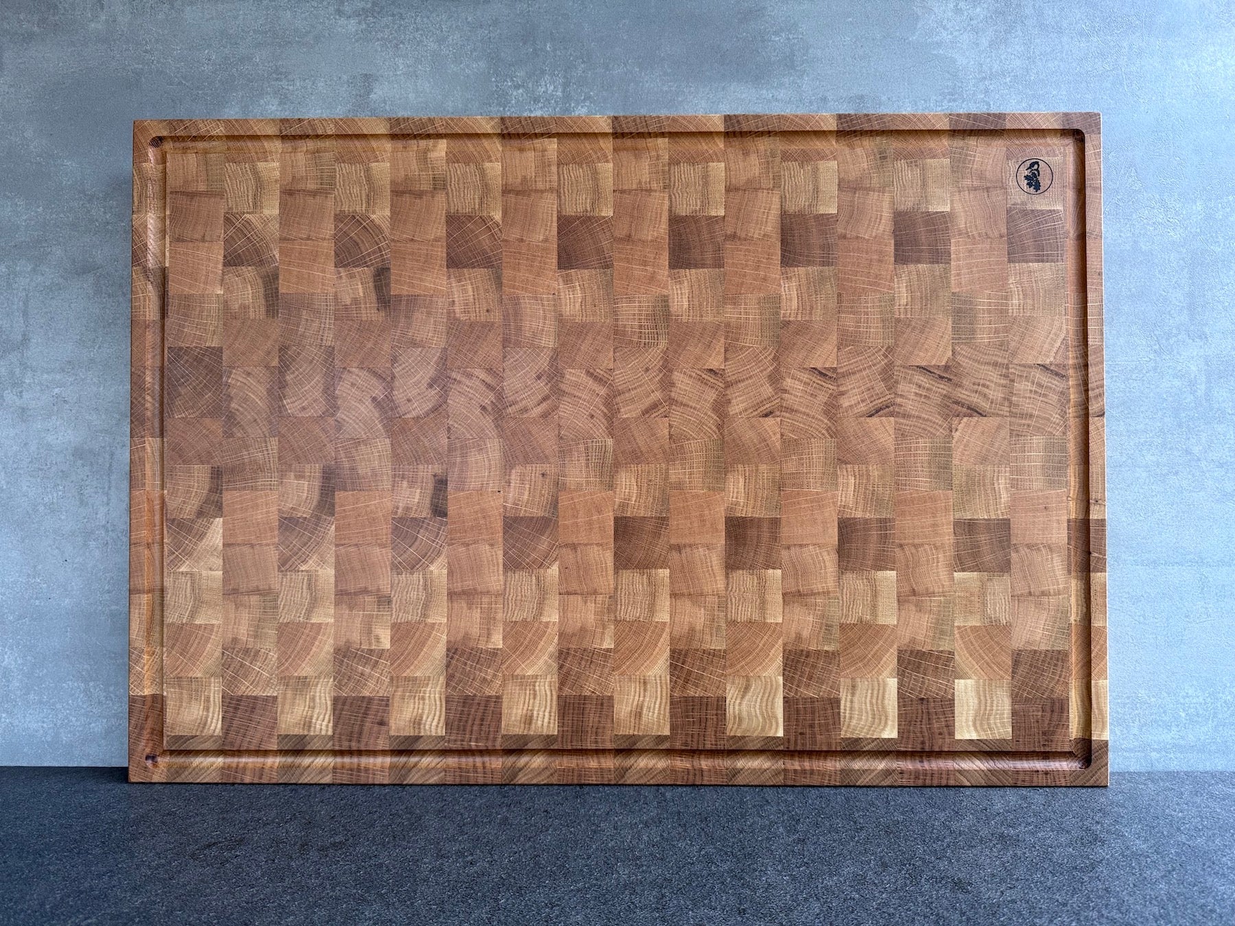 80 cm breiter Eiche Hirnholz Schneideblock mit Saftrille