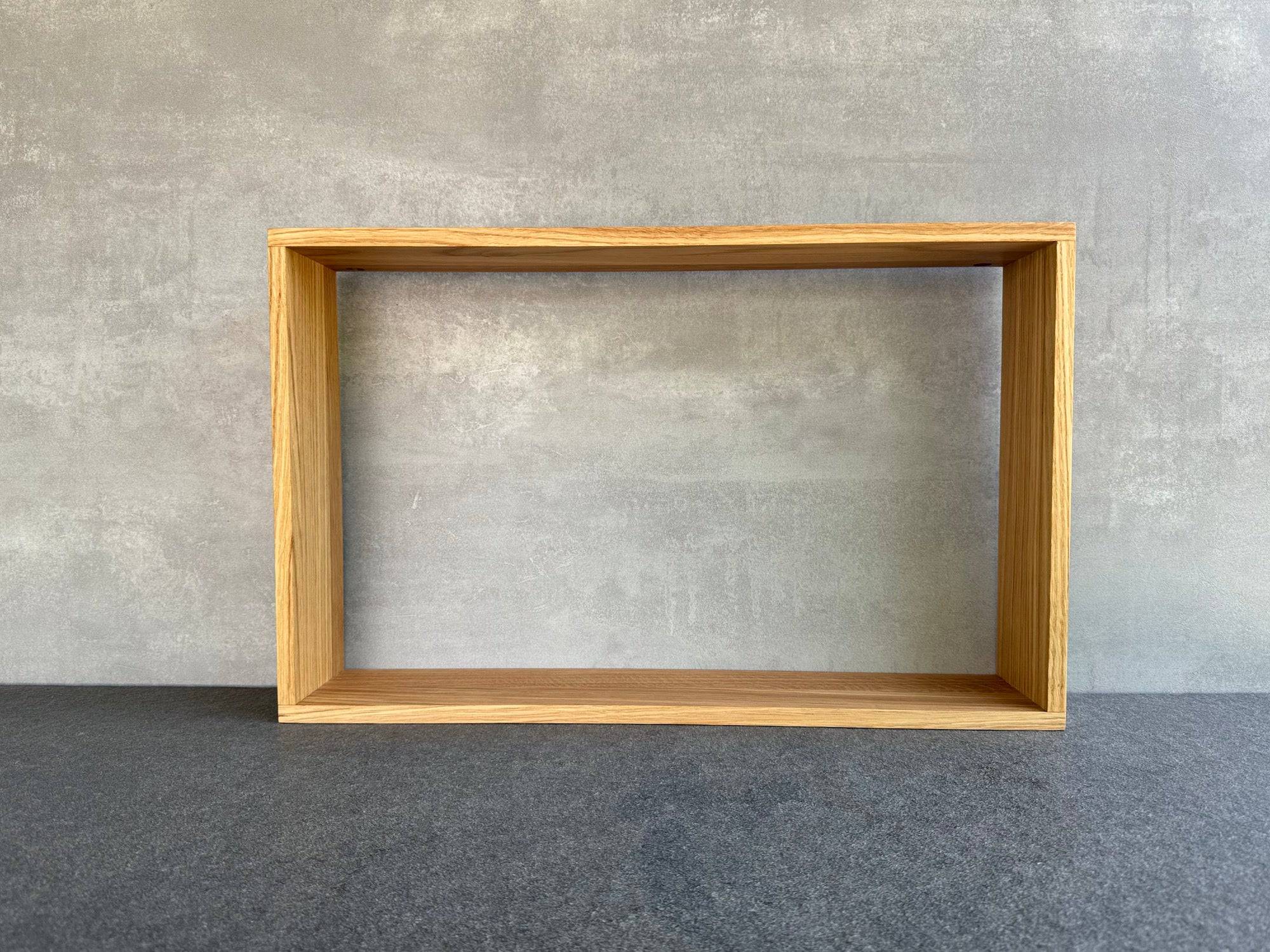 Großes Wand Regal, rechteckig, aus Eiche massiv