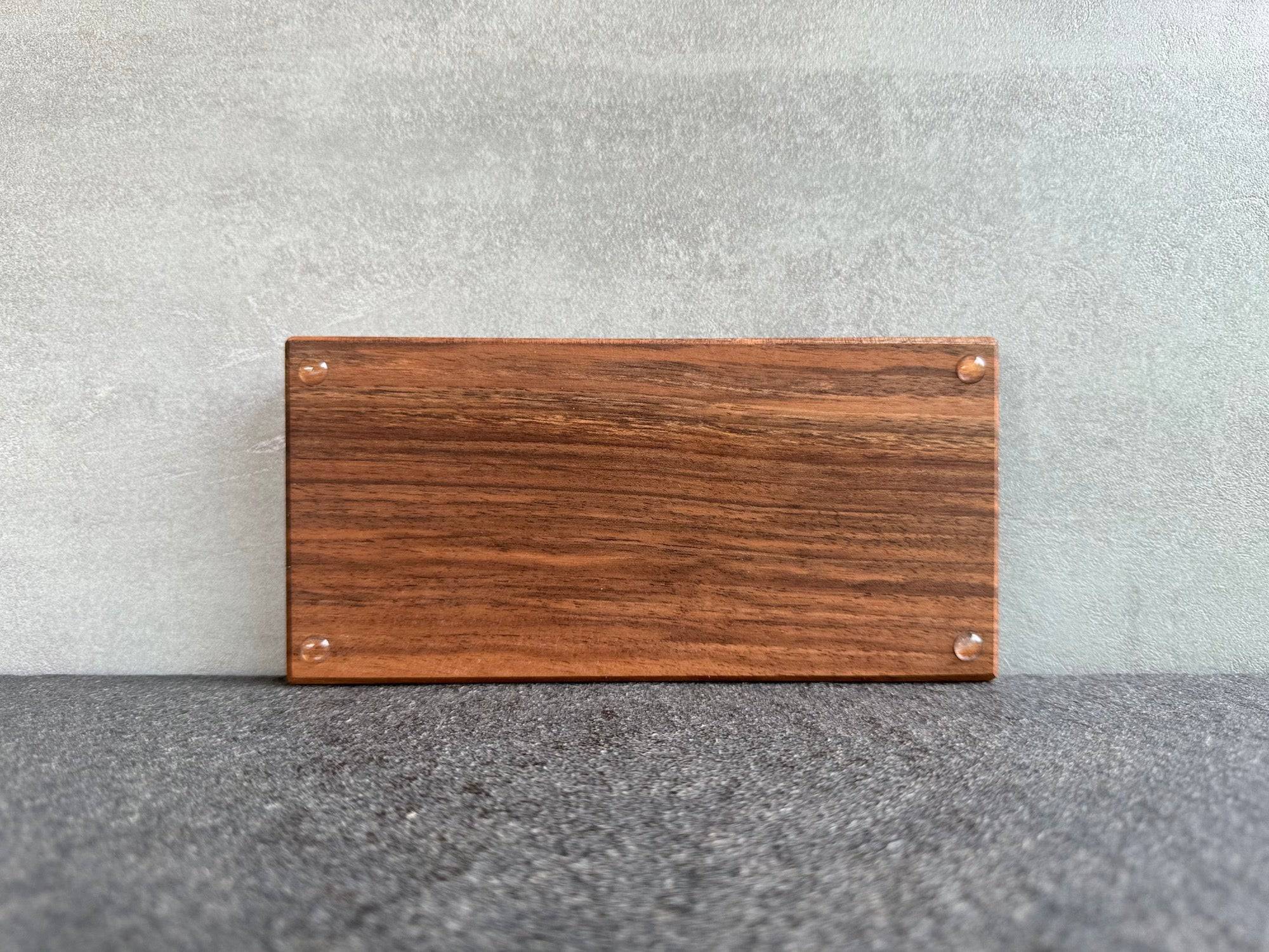 Rückseite Nussbaum Untersetzer für Mühlen von Spessartbrett.