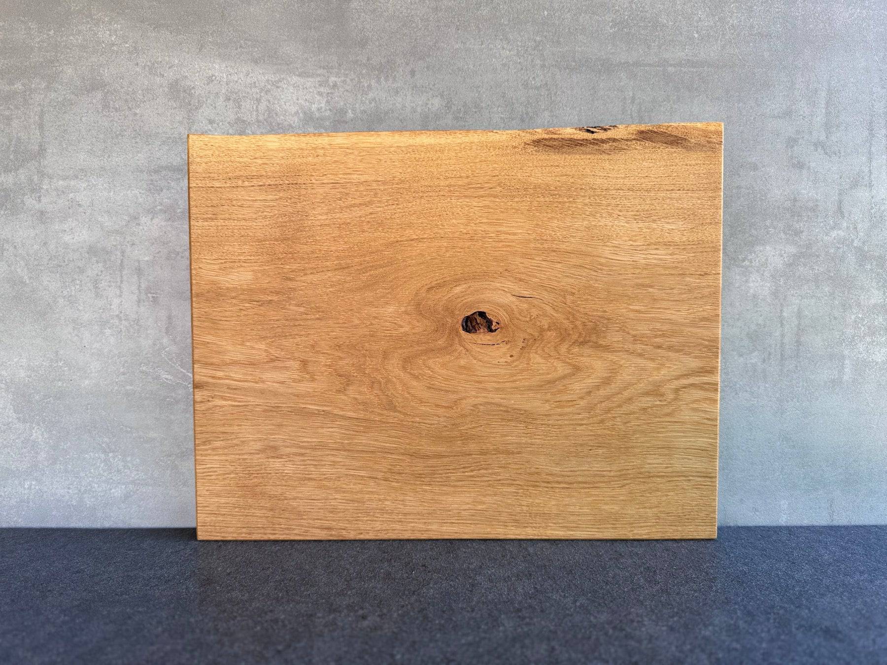 Brotbrett / Schneidebrett mit Jahresringen und Baumkante - Spessartbrett