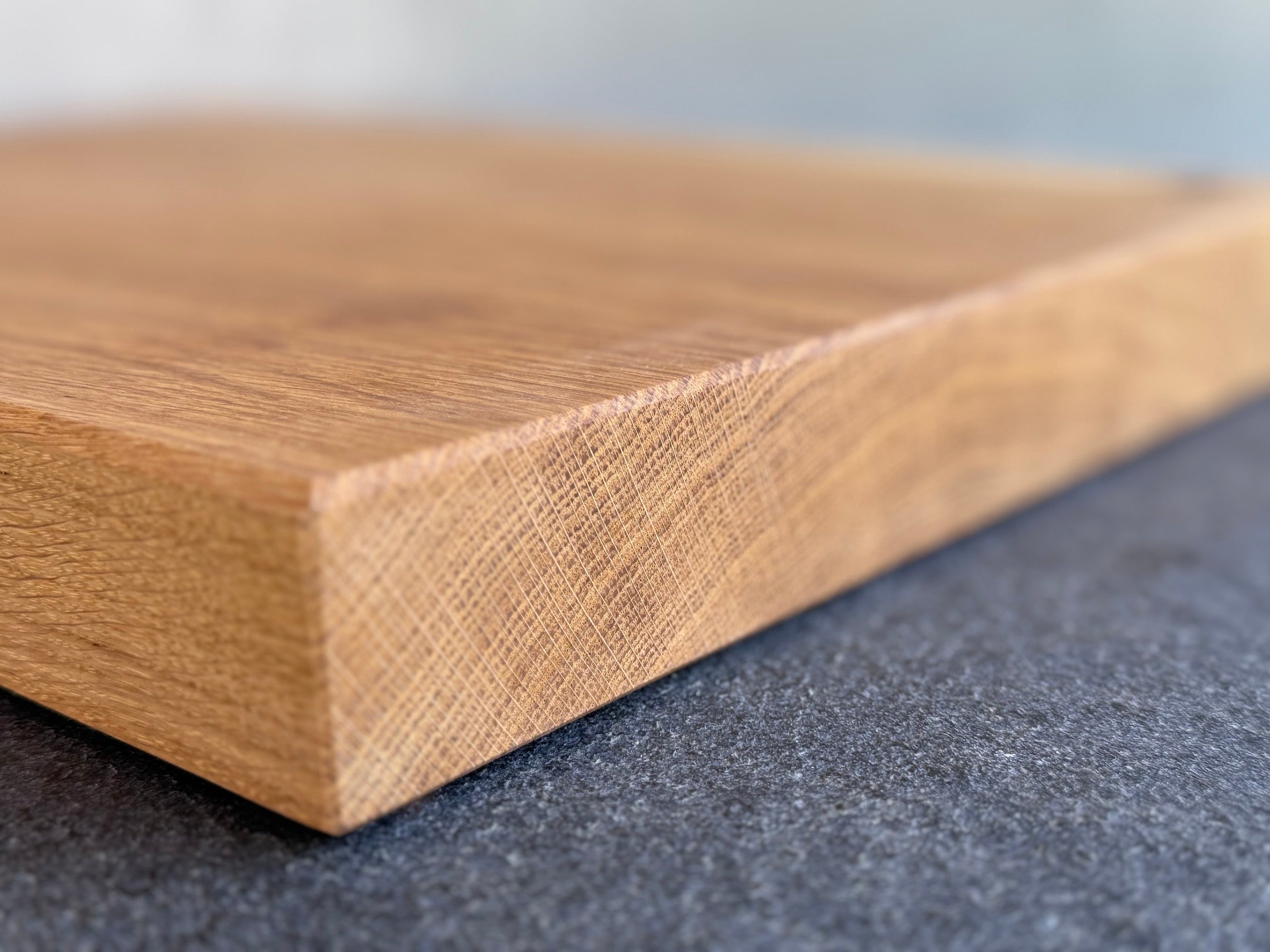 Brotbrett / Schneidebrett mit Jahresringen und Baumkante - Spessartbrett