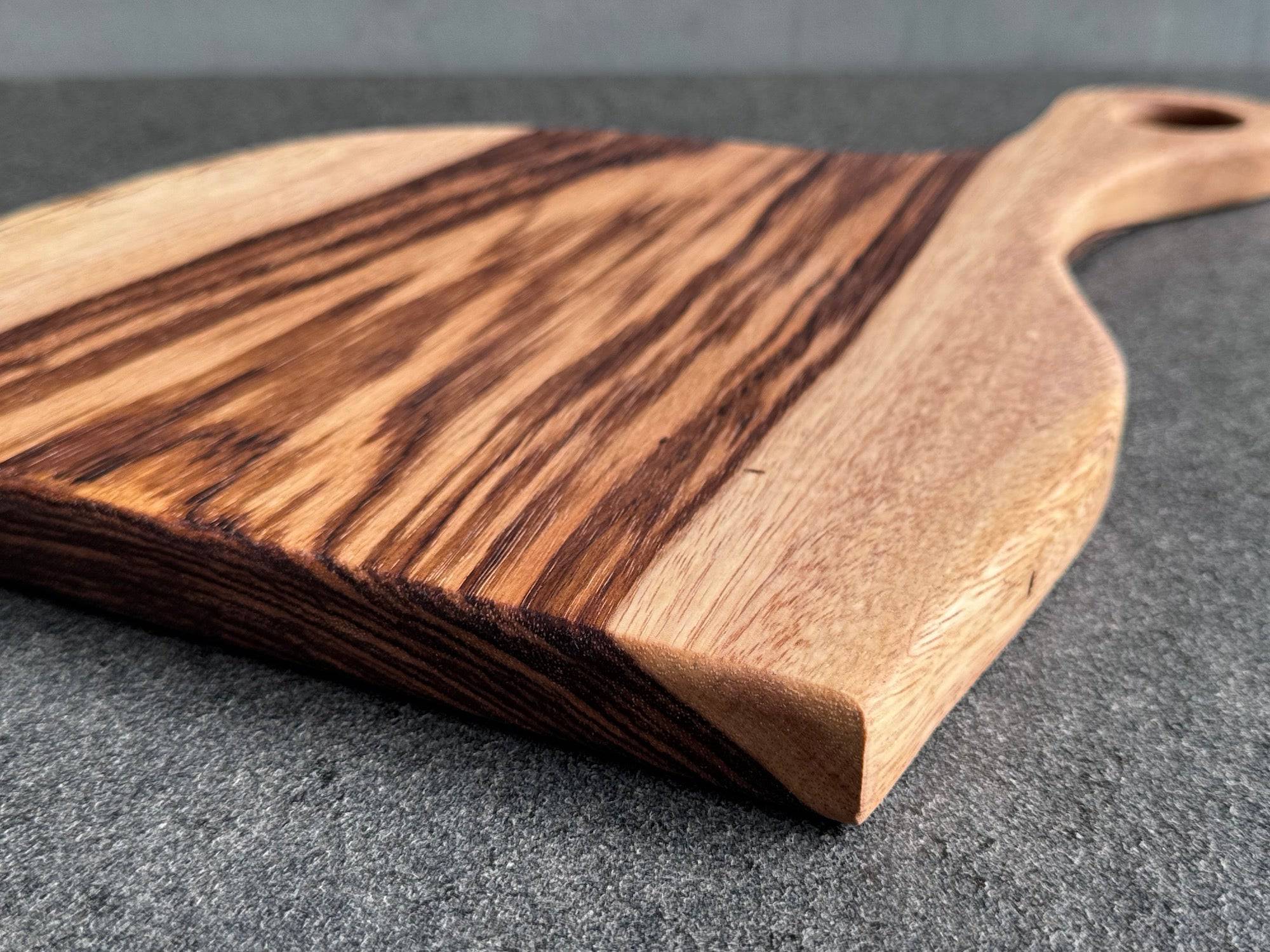 Servierbrett aus einem Stück Beli, No. 118 - Spessartbrett