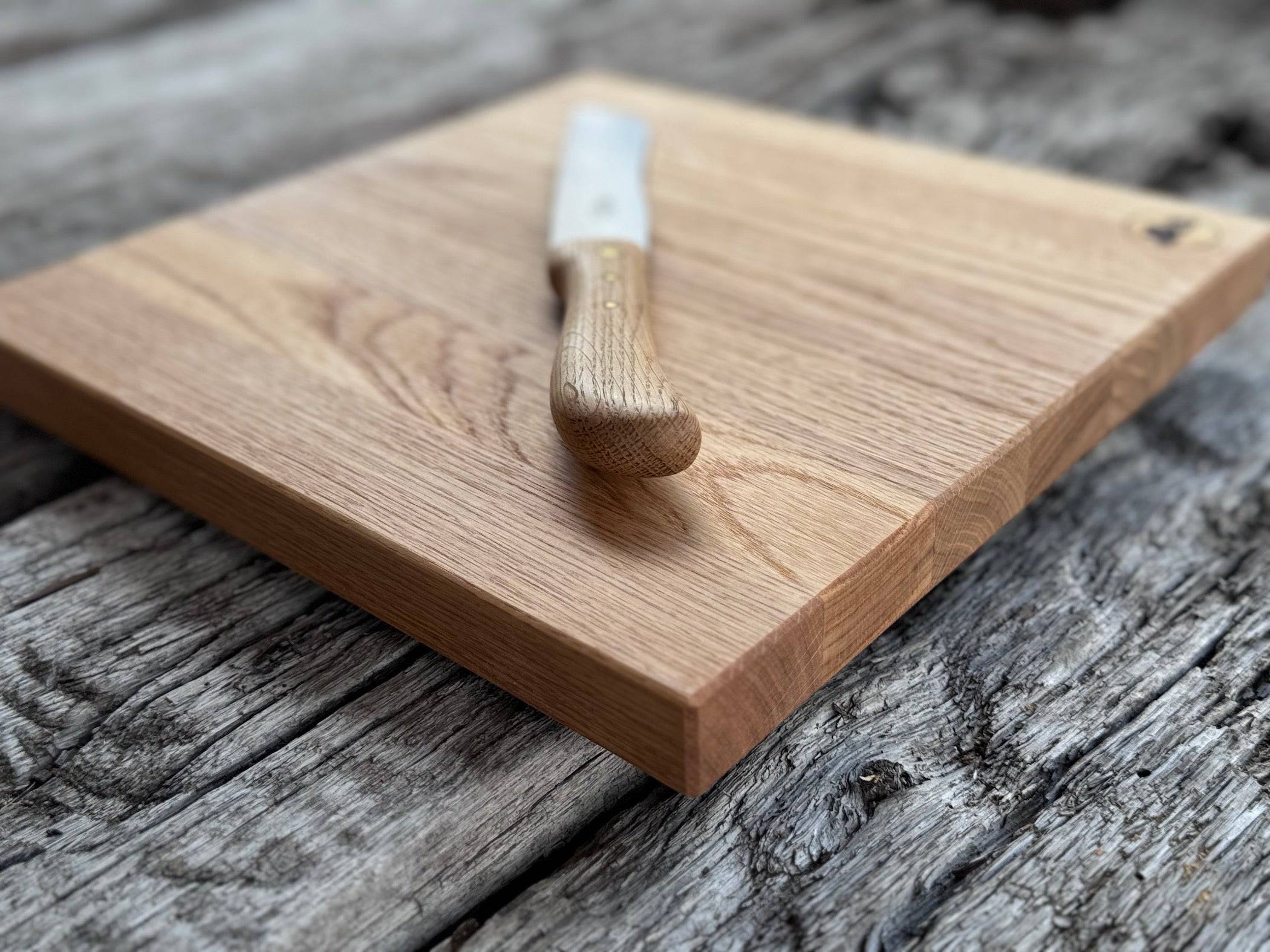 Brotbrett / Schneidebrett, quadratisch, Eiche massiv (Vorbestellung) - Spessartbrett