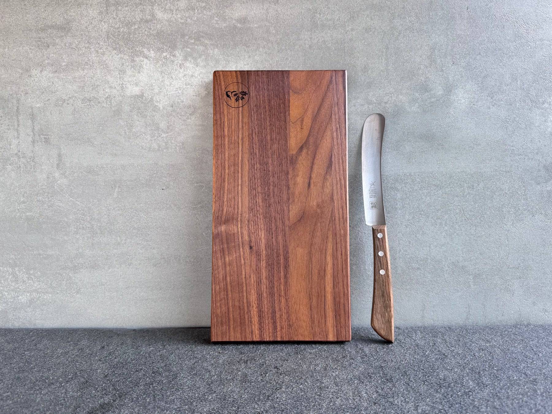 Kombi: Brett und Messer aus Nussbaum - Spessartbrett
