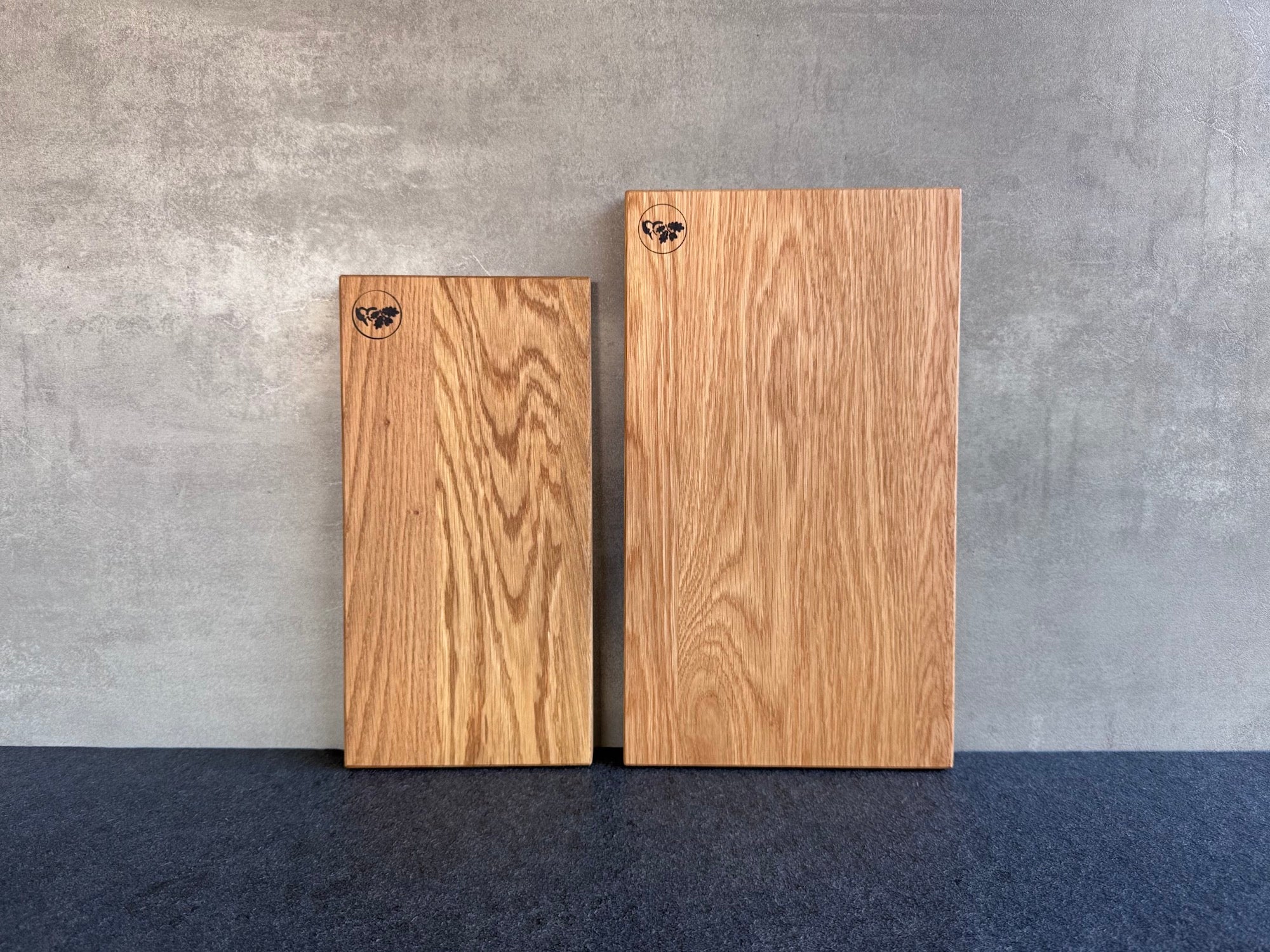 2 verschiedene Größen: Brotzeitbretter aus Eiche.