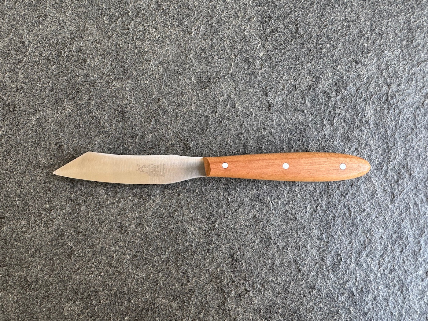 Universalmesser: schneidet und tranchiert Gemüse,