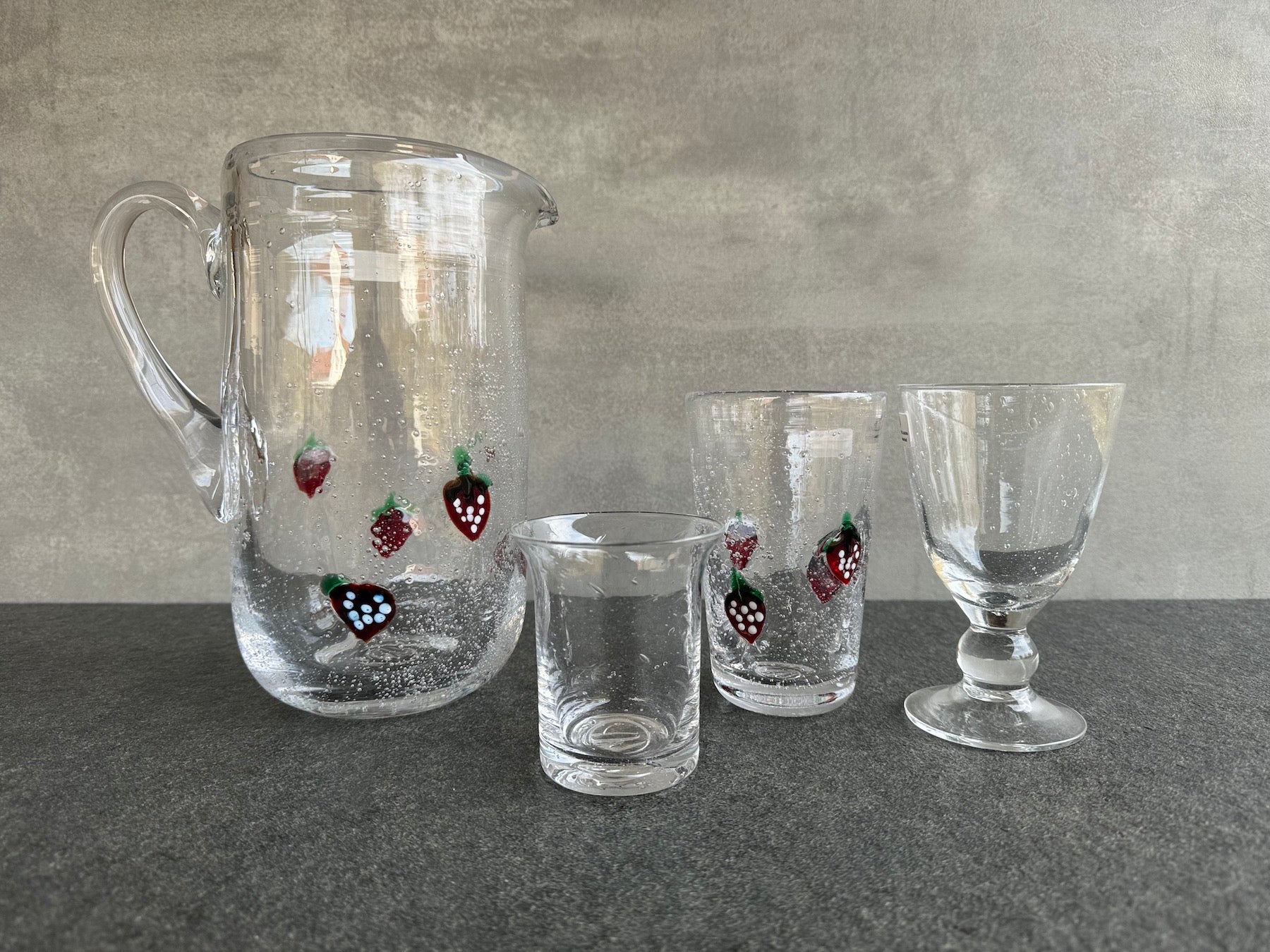Serie La Fresa von der Elias Glashütte. Antikgläser Wasserglas und Weinglas.