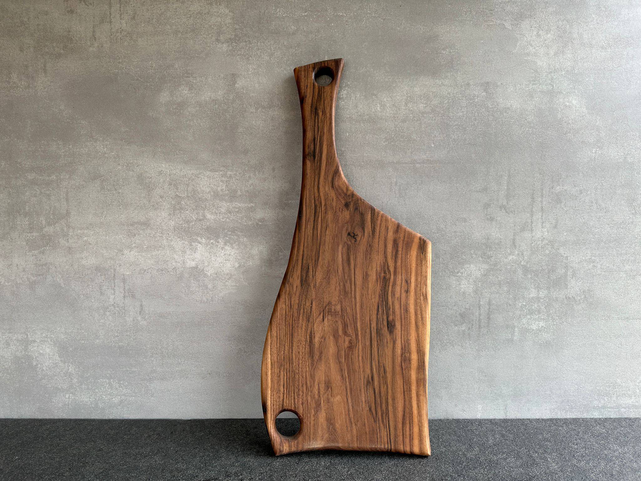 Nussbaum Schneidebrett mit Griff & Loch #104064 - Spessartbrett