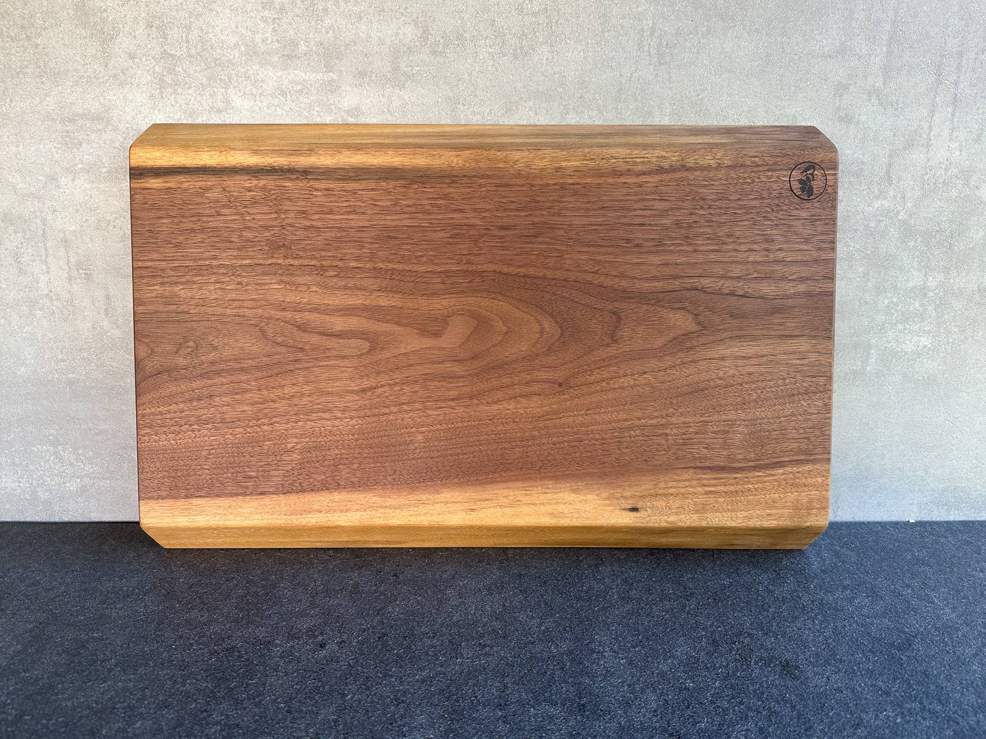 Nussbaum Schneidebrett 55 x 35 x 4,5 cm - Spessartbrett