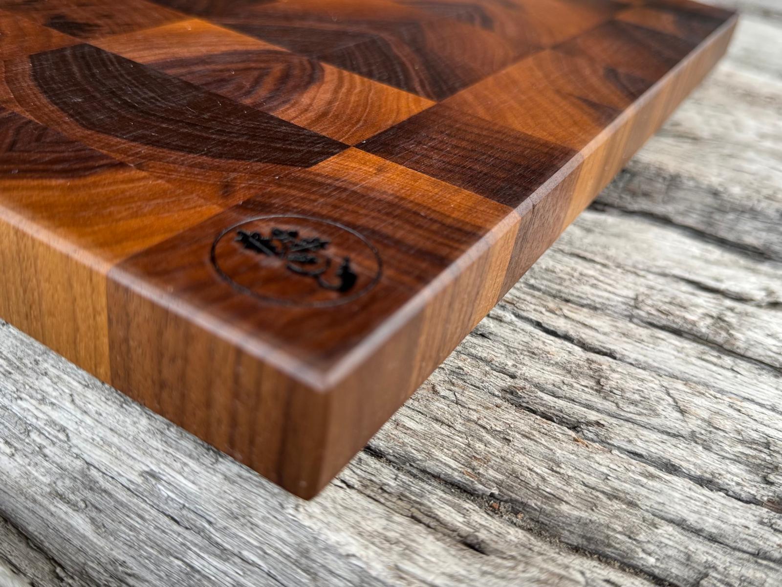 Stirnholz Schneidebrett 2,5 cm dick in Eiche und Nussbaum