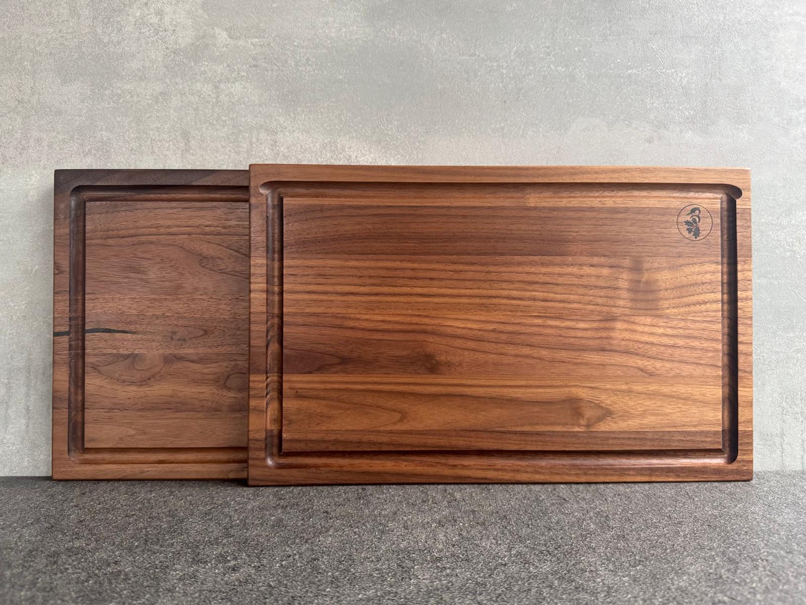 Saftrillenbrett aus Nussbaum 2. Wahl mit Fehler