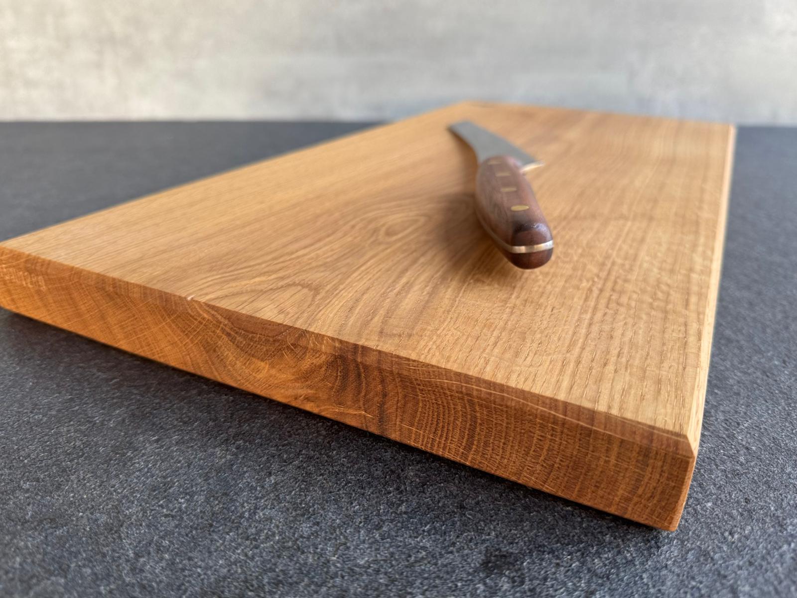 Testprodukt Birgit Rechteckiges Schneidebrett aus Spessart-Eiche, aus einem Stück gefertigt! - Spessartbrett