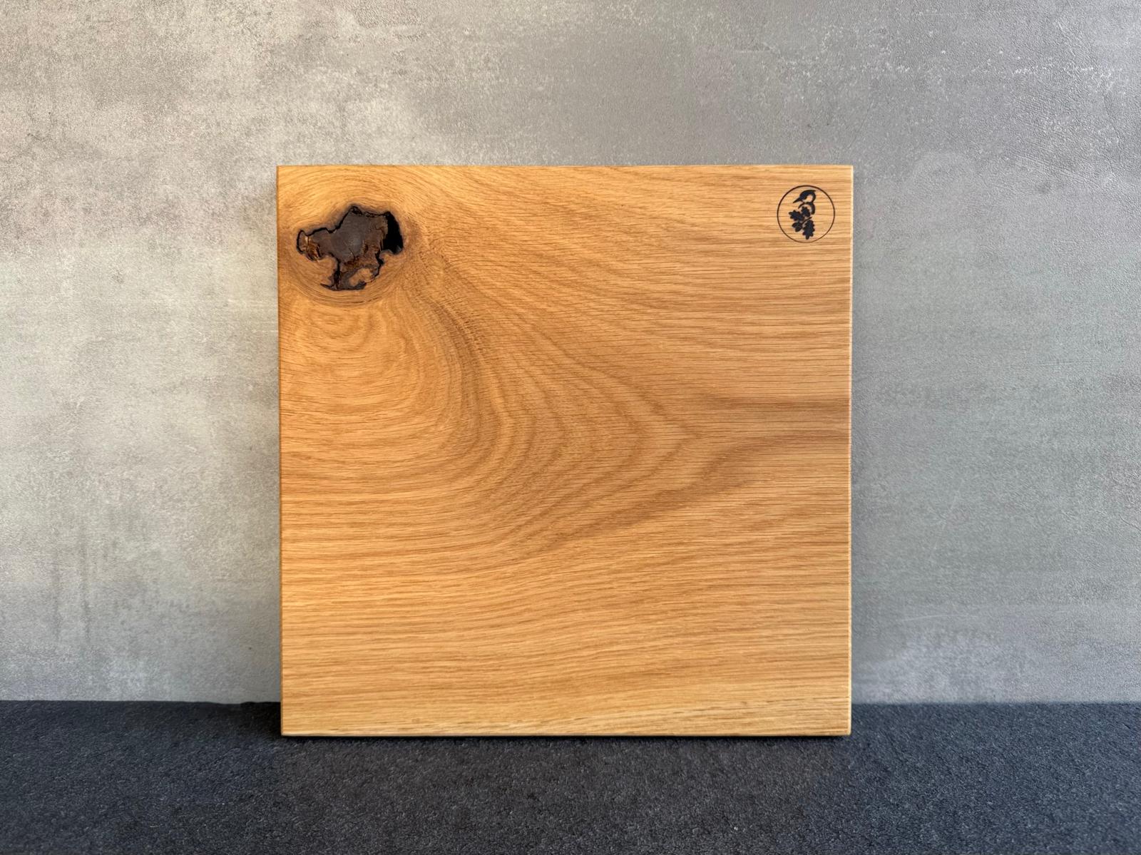 Brotbrett mit Astloch