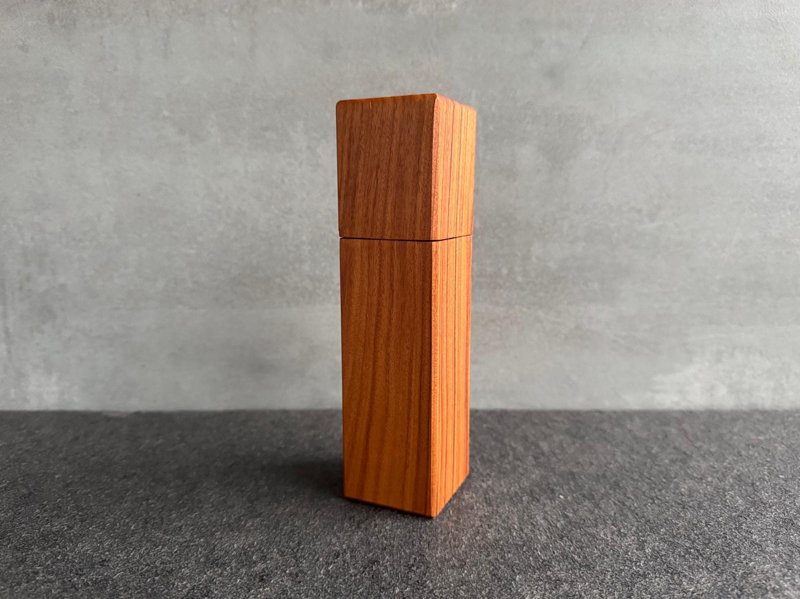 Kirschbaum Pfeffermühle mit Strässler Mahlwerk