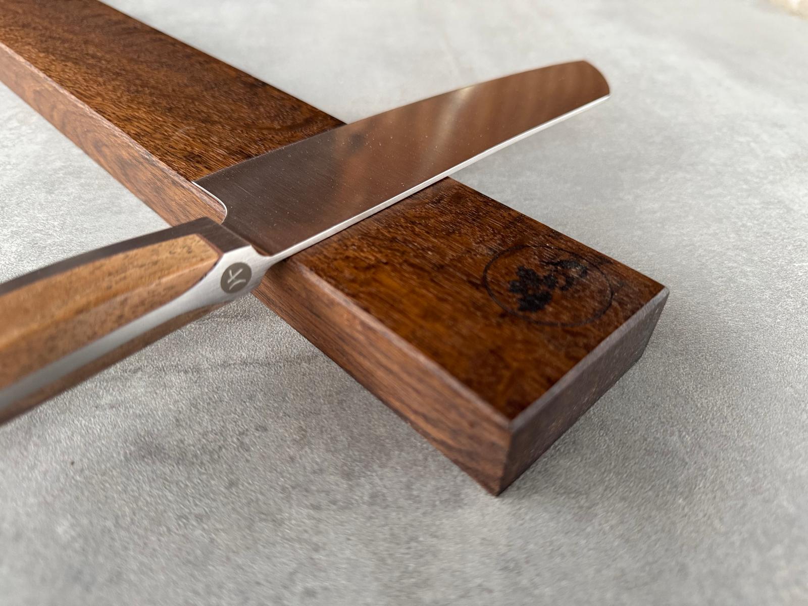 Wand Messerleist aus Räuchereiche im Detail