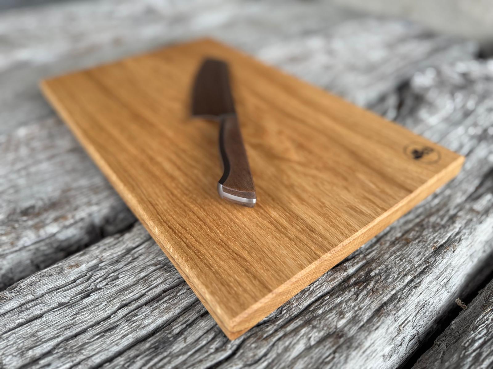 Rechteckiges Schneidebrett aus Spessart-Eiche, aus einem Stück gefertigt - Spessartbrett
