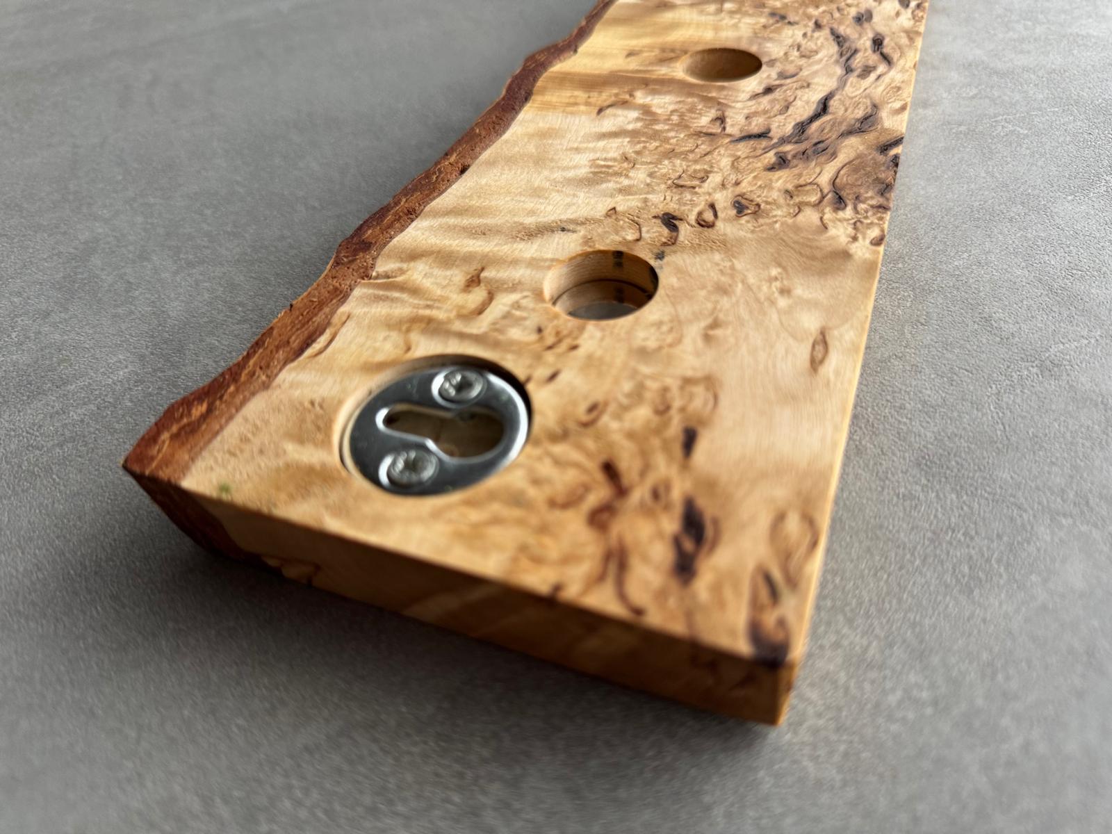 Rückseite und Befestigung einer Magnet-Messerleiste von Spessartbrett.