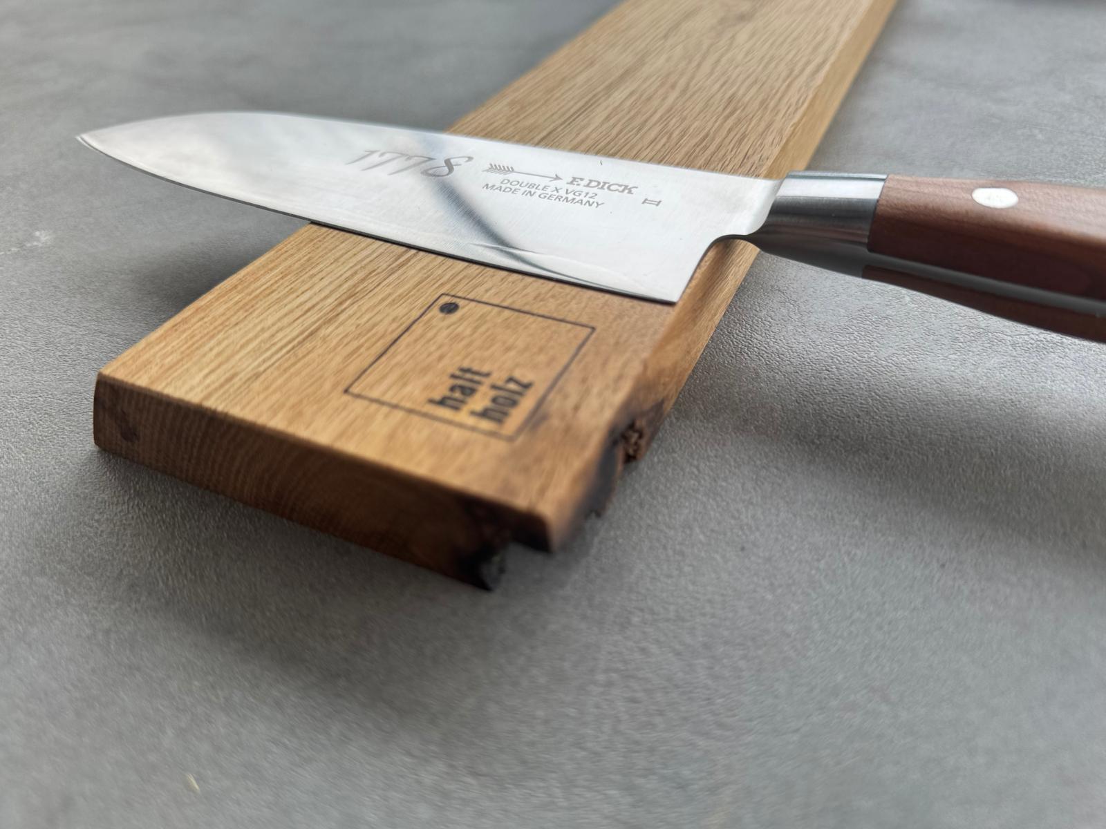 Handgefertigte Messerleiste aus massiver Spessart-Eiche. Magnetisch, langlebig und platzsparend