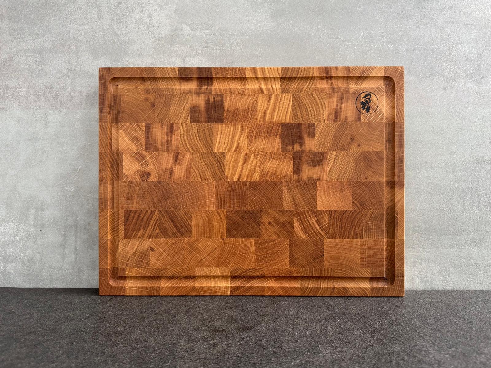Eiche Stirnholz Schneideblock 4 cm stark mit einer Saftrille.