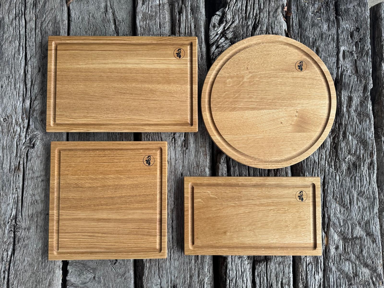 Saftrillenbretter aus Eiche in rechteckig, rund und quadratisch.