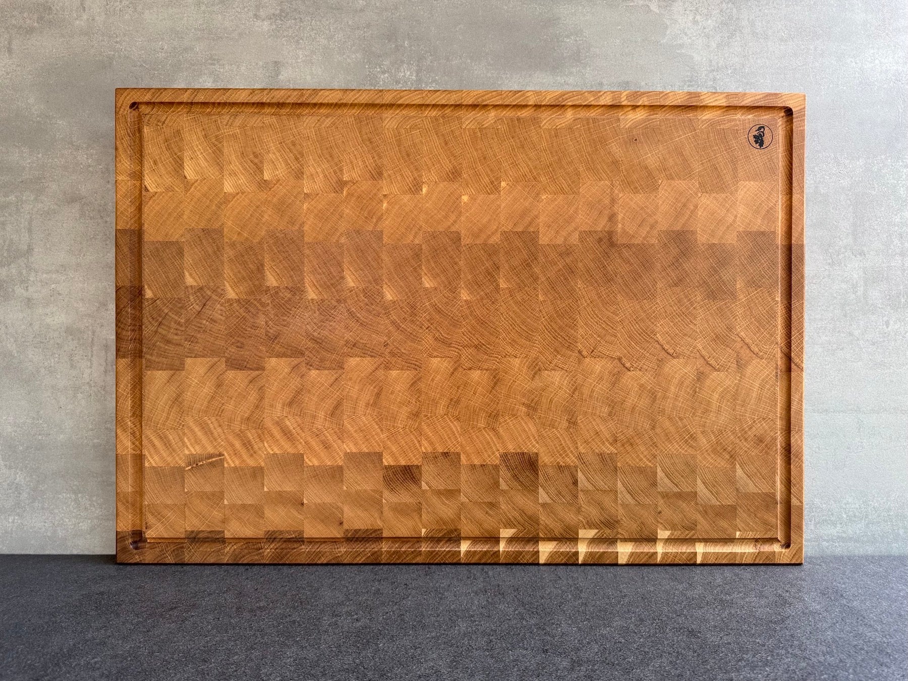 80 cm breiter Eiche Hirnholz Schneideblock mit Saftrille
