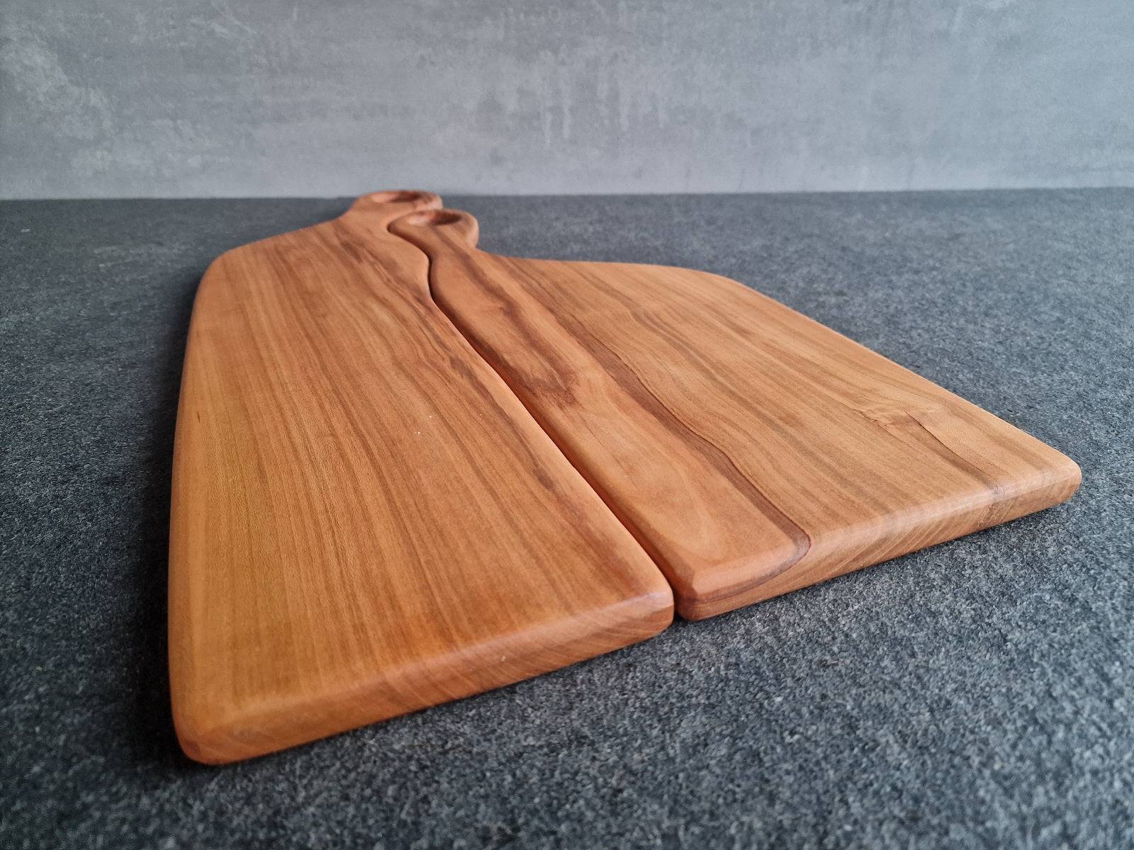 Rückseite von 2 Paarbrettern aus Kirschbaum.