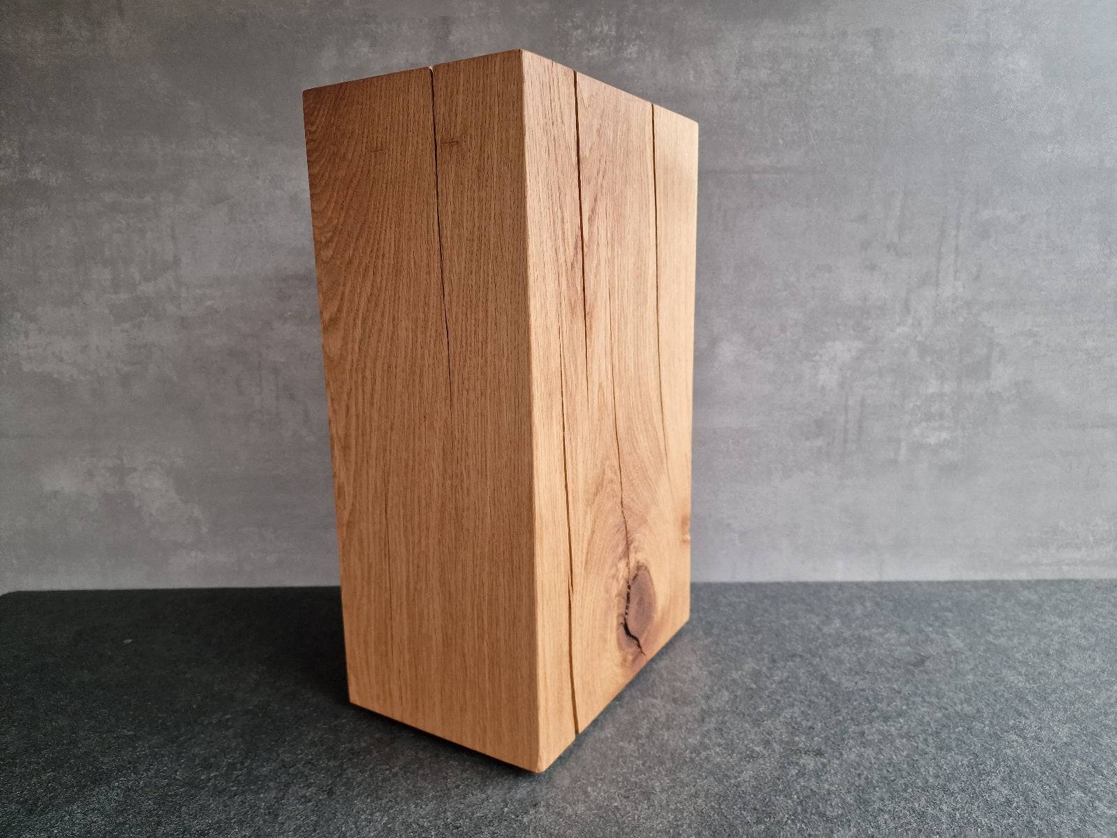 Detailansicht Eiche Holzklotz, rechteckig.