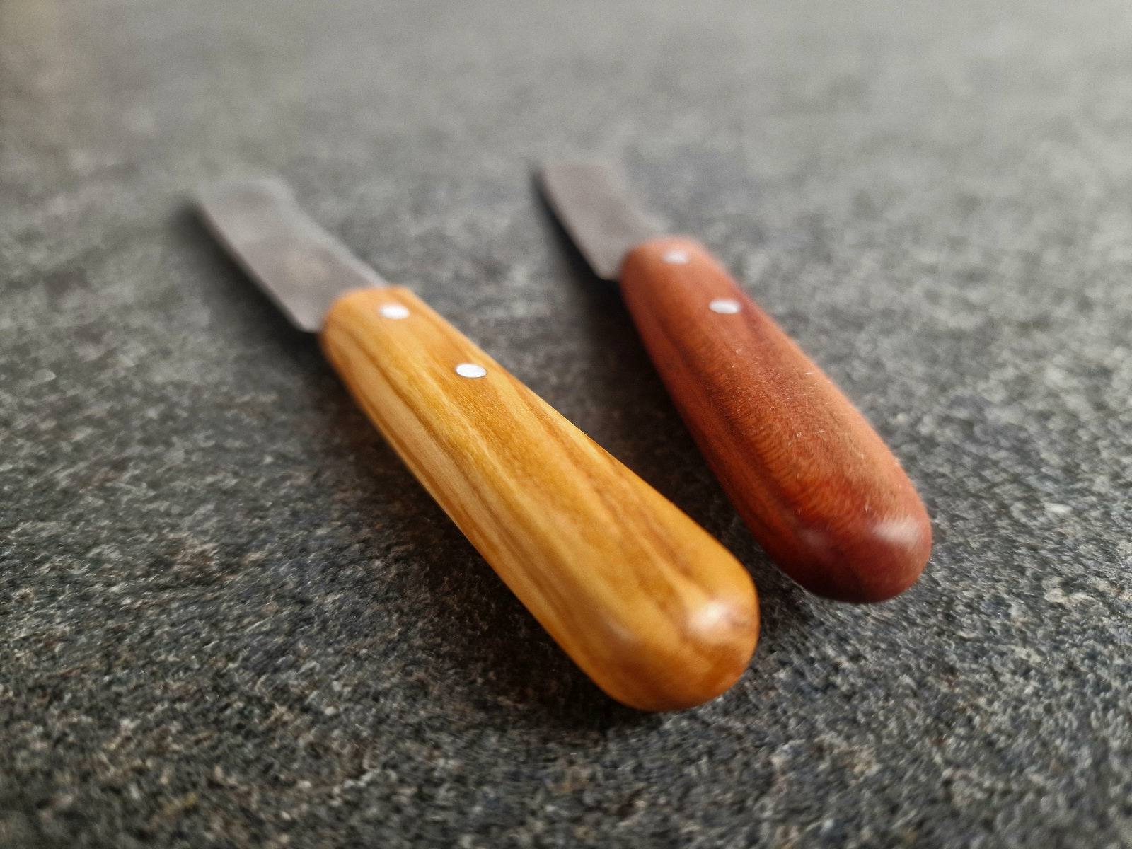 Detailansicht Holzgriff aus Olive und Pflaume.