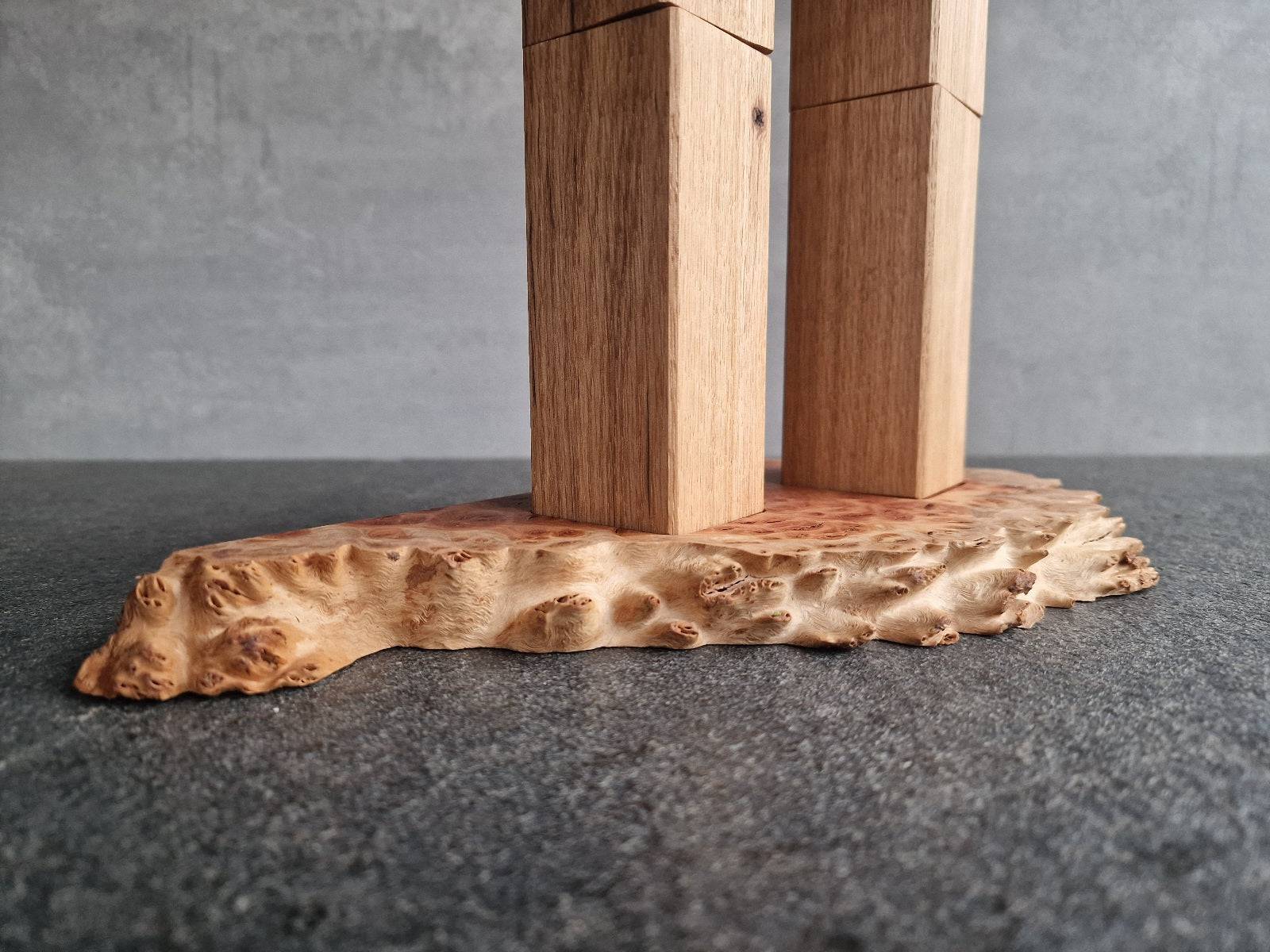 Nahaufnahme von einem Mühlen Untersetzer aus dem Eukalyptus Baum, die Knolle heißt Goldfield