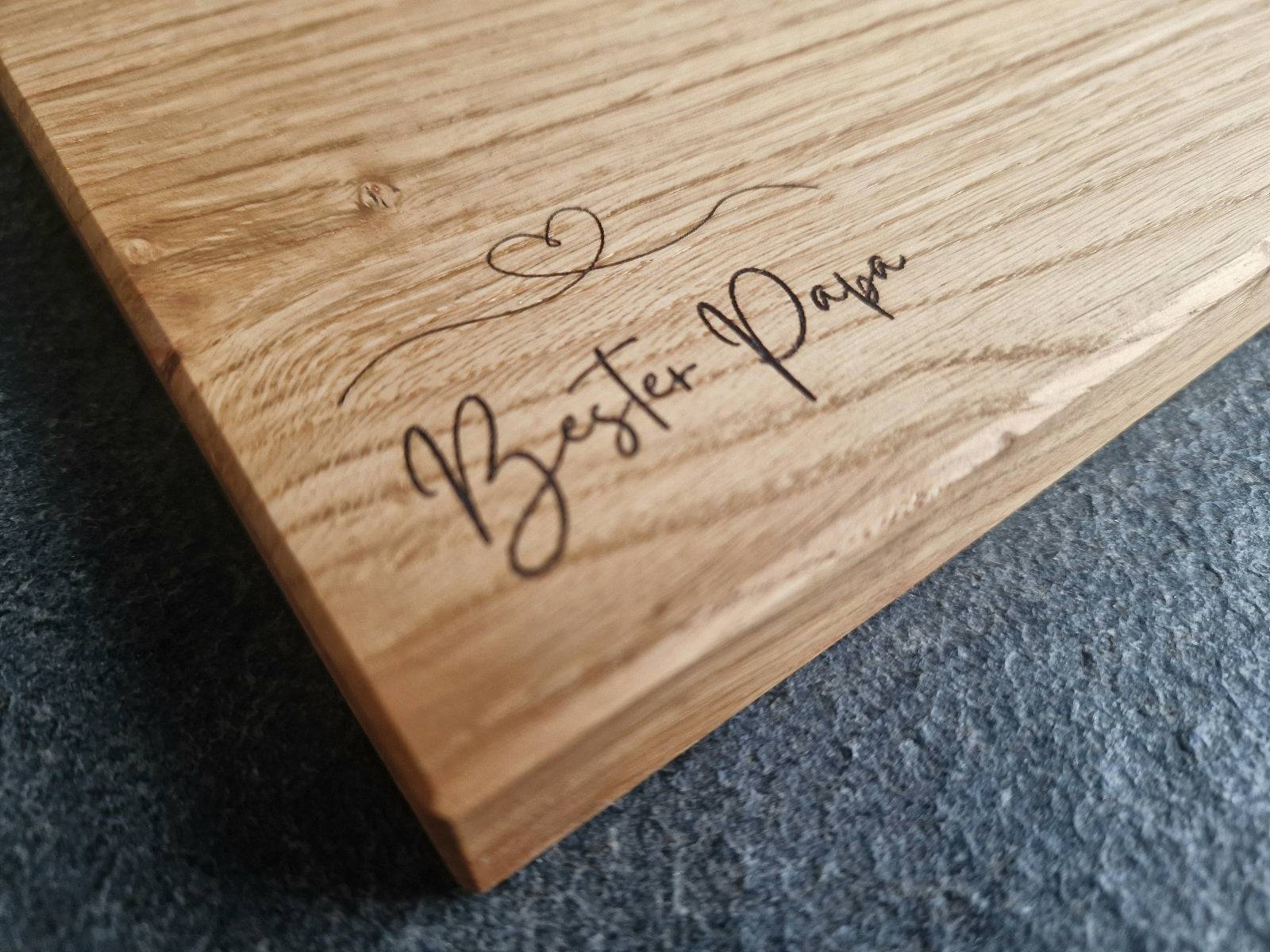Lasergravur "Bester Papa" im Detail.