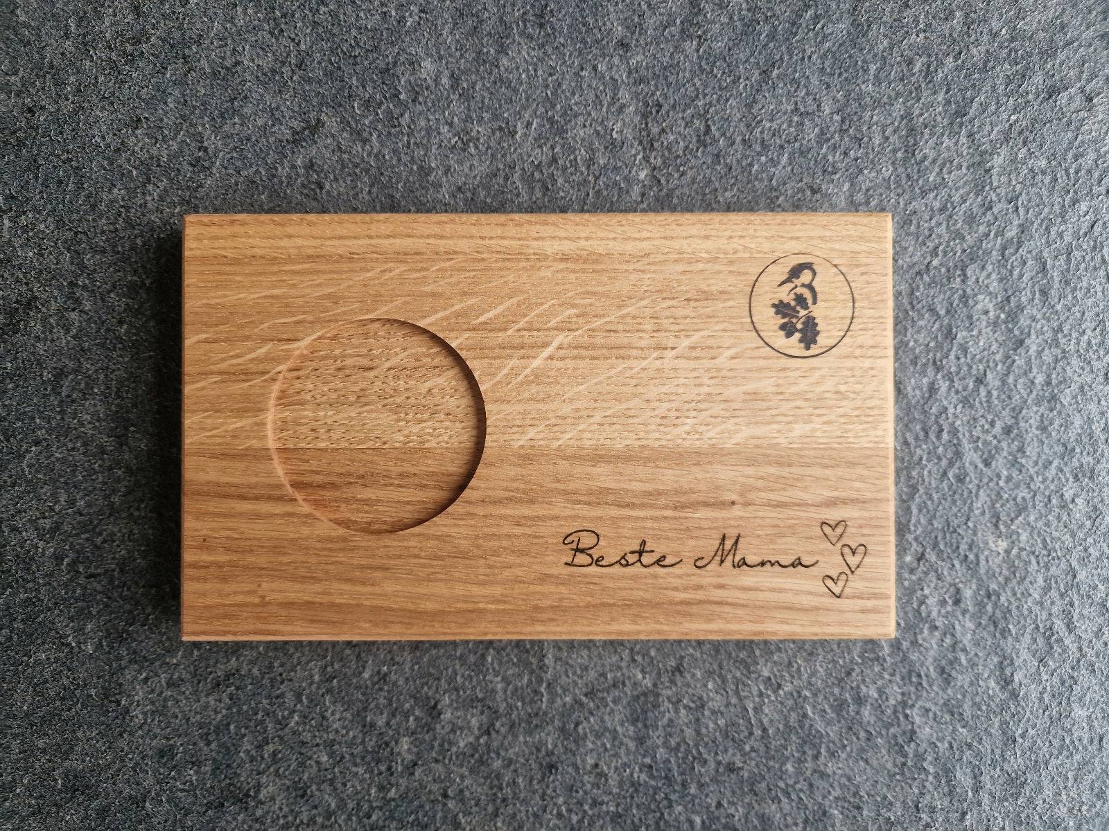 Geschenk für Muttertag: Eiche Tablett mit Gravur.