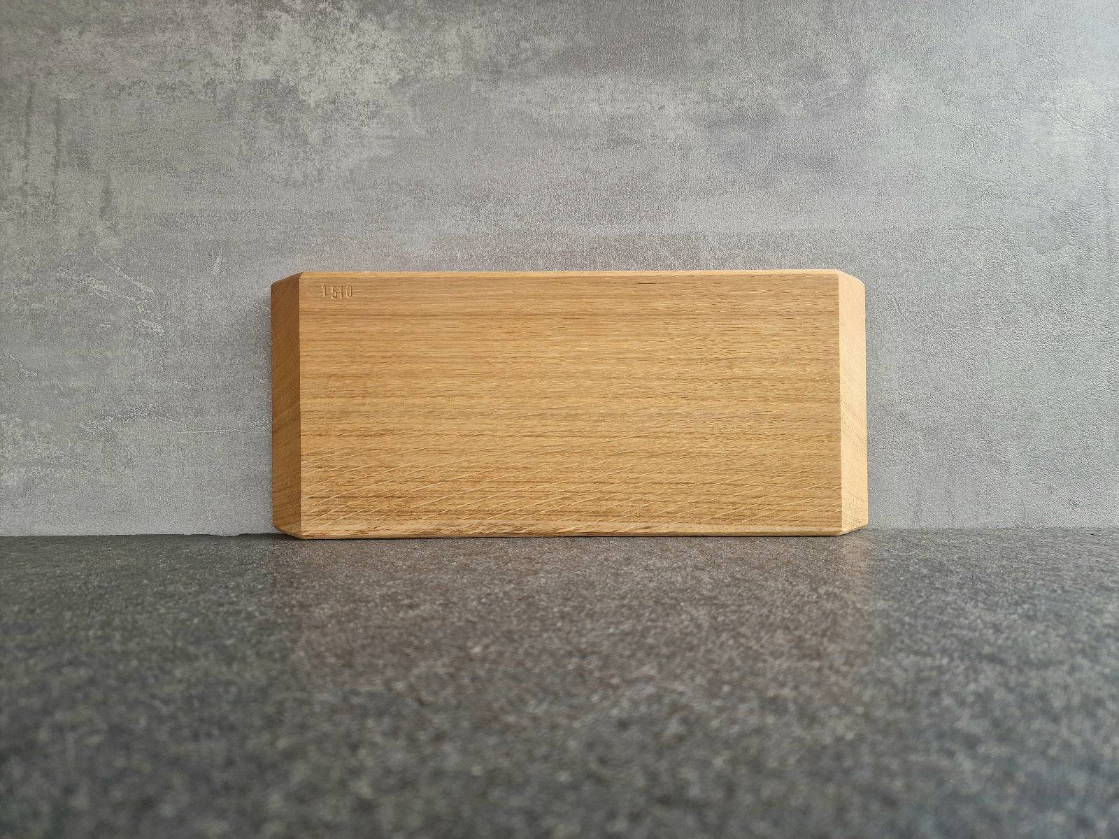 Rückseite von einem Eiche Brotzeitbrett aus einem Stück Vollholz