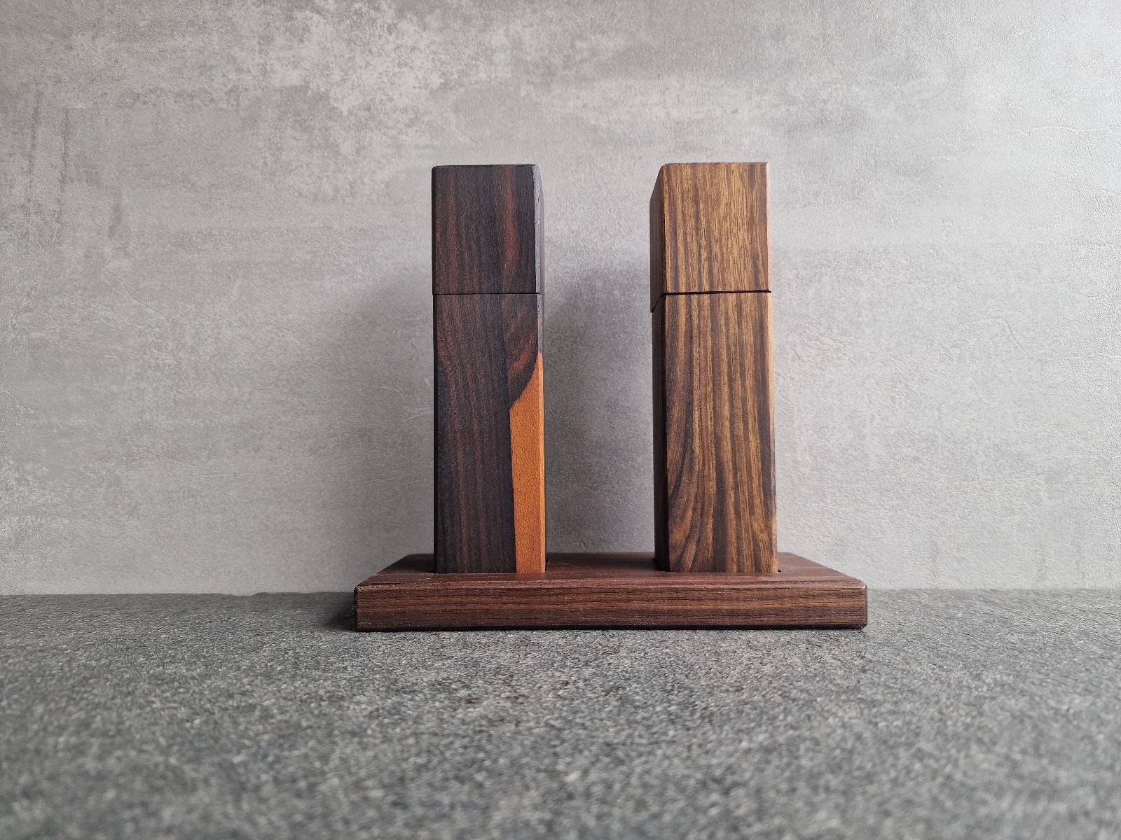 Edelholz Premium Salzmühle und Pfeffermühle, knapp 20 cm hoch.