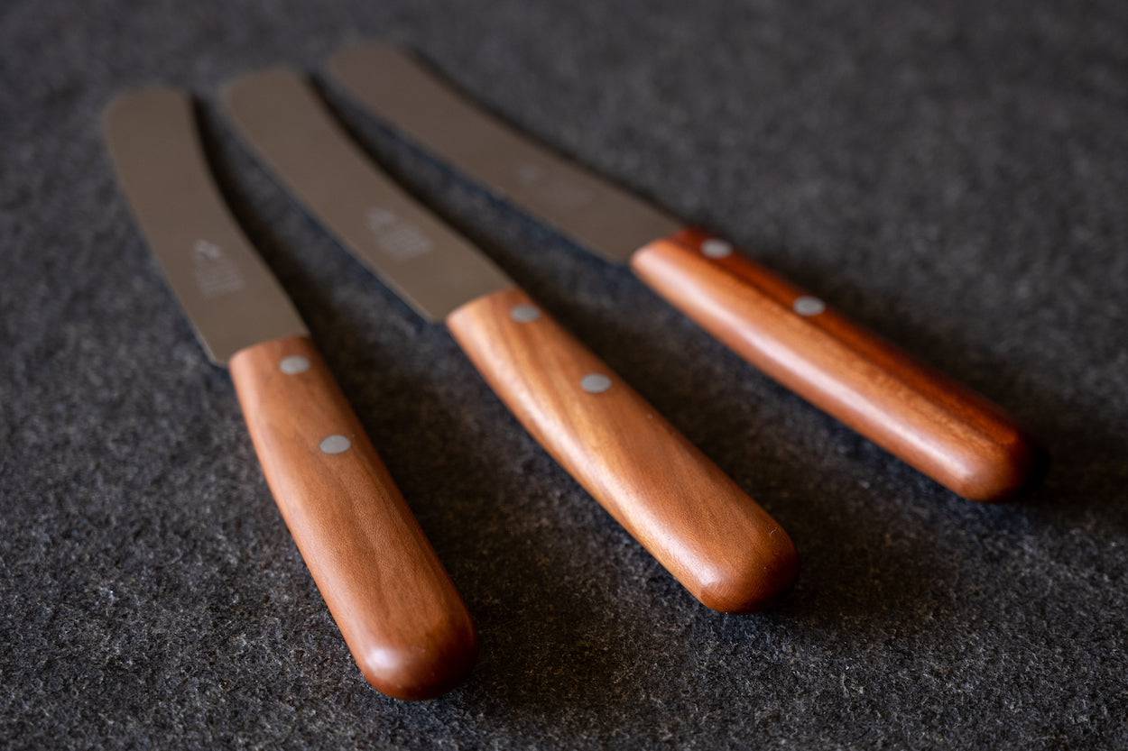 Detailansicht Griff Buckels Tischmesser mit Pflaumengriff